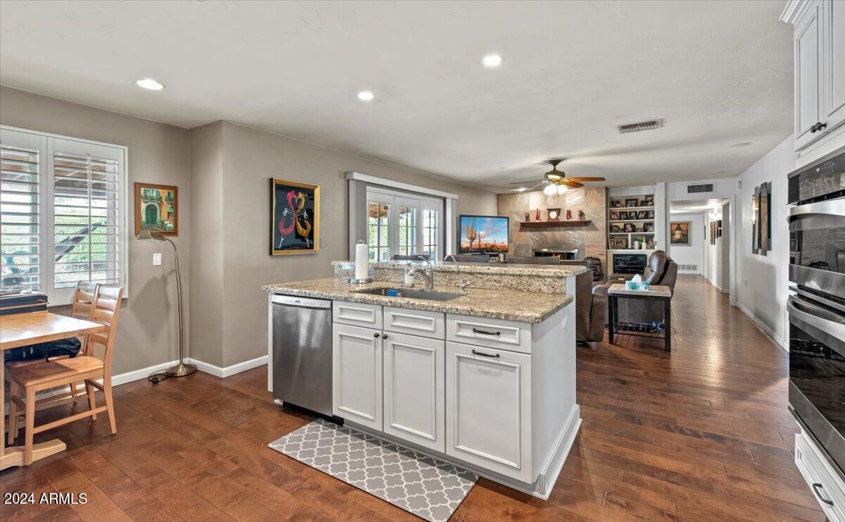 3808 N 54TH Place