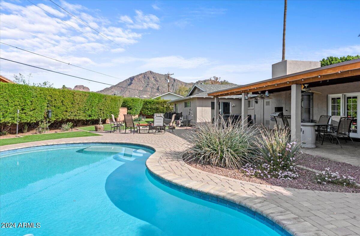3808 N 54TH Place