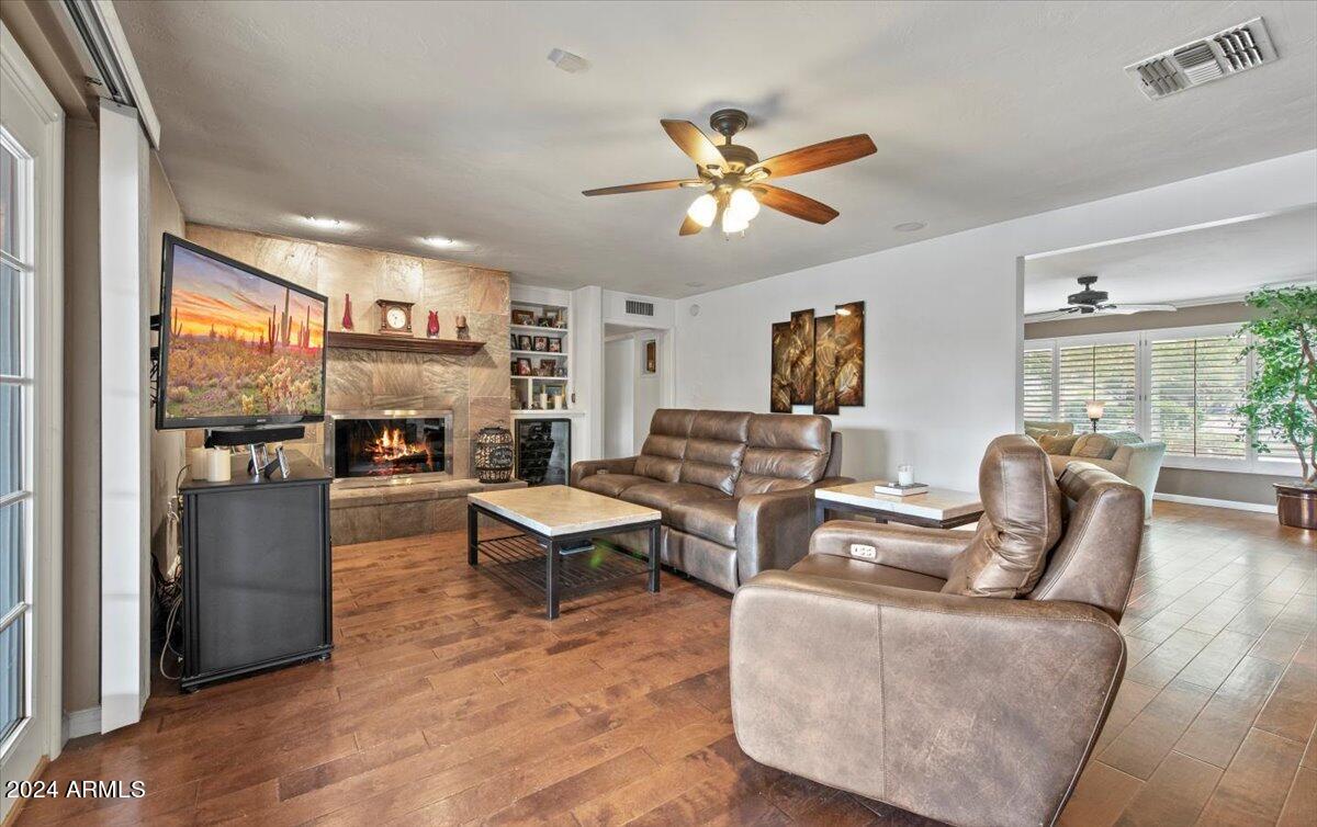 3808 N 54TH Place