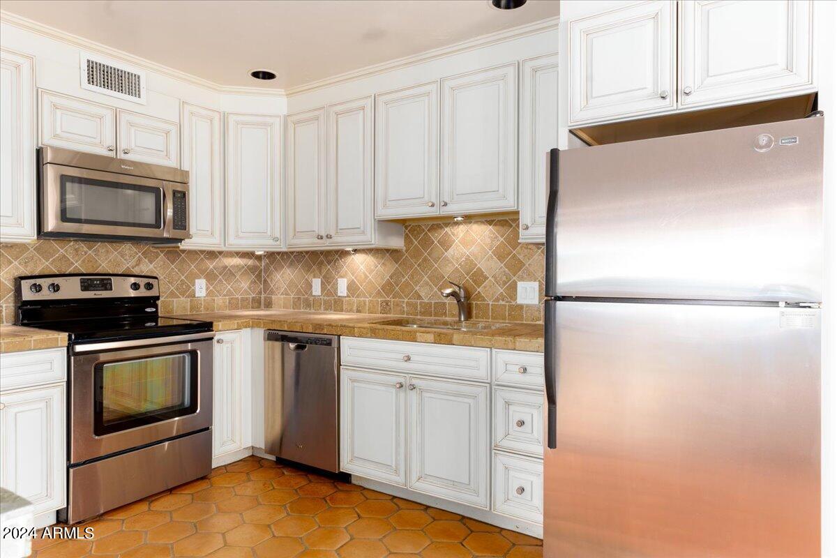 4800 N 68TH Street # 223