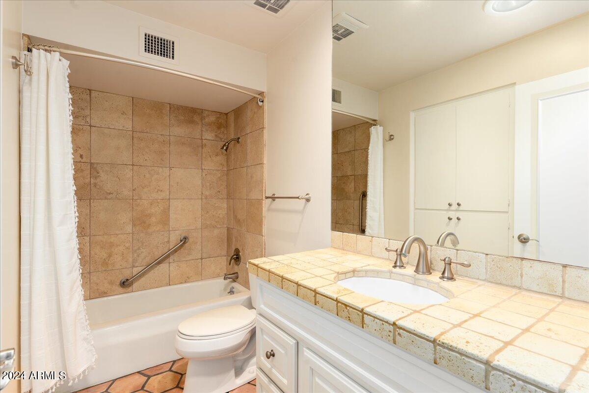 4800 N 68TH Street # 223