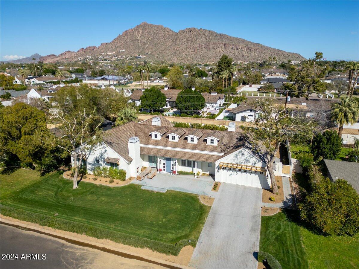 6122 E Calle Tuberia --