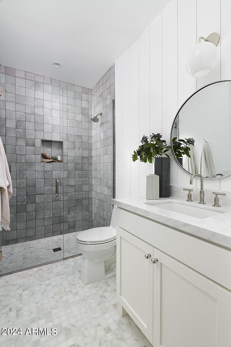 6122 E Calle Tuberia --