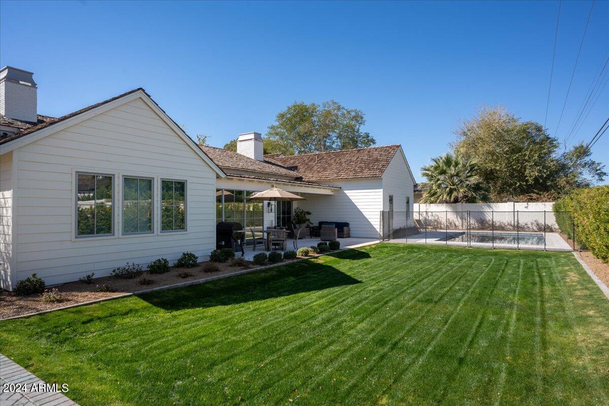 6122 E Calle Tuberia --