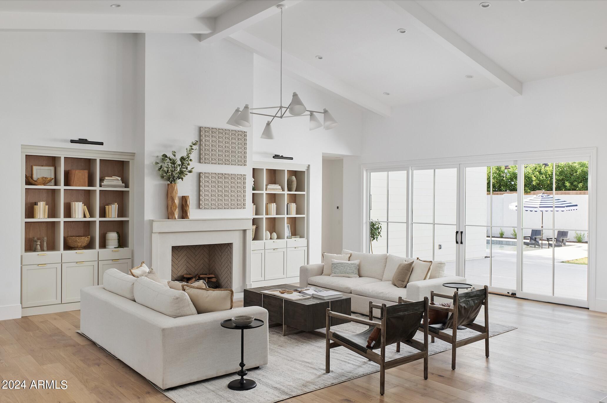 6122 E Calle Tuberia --