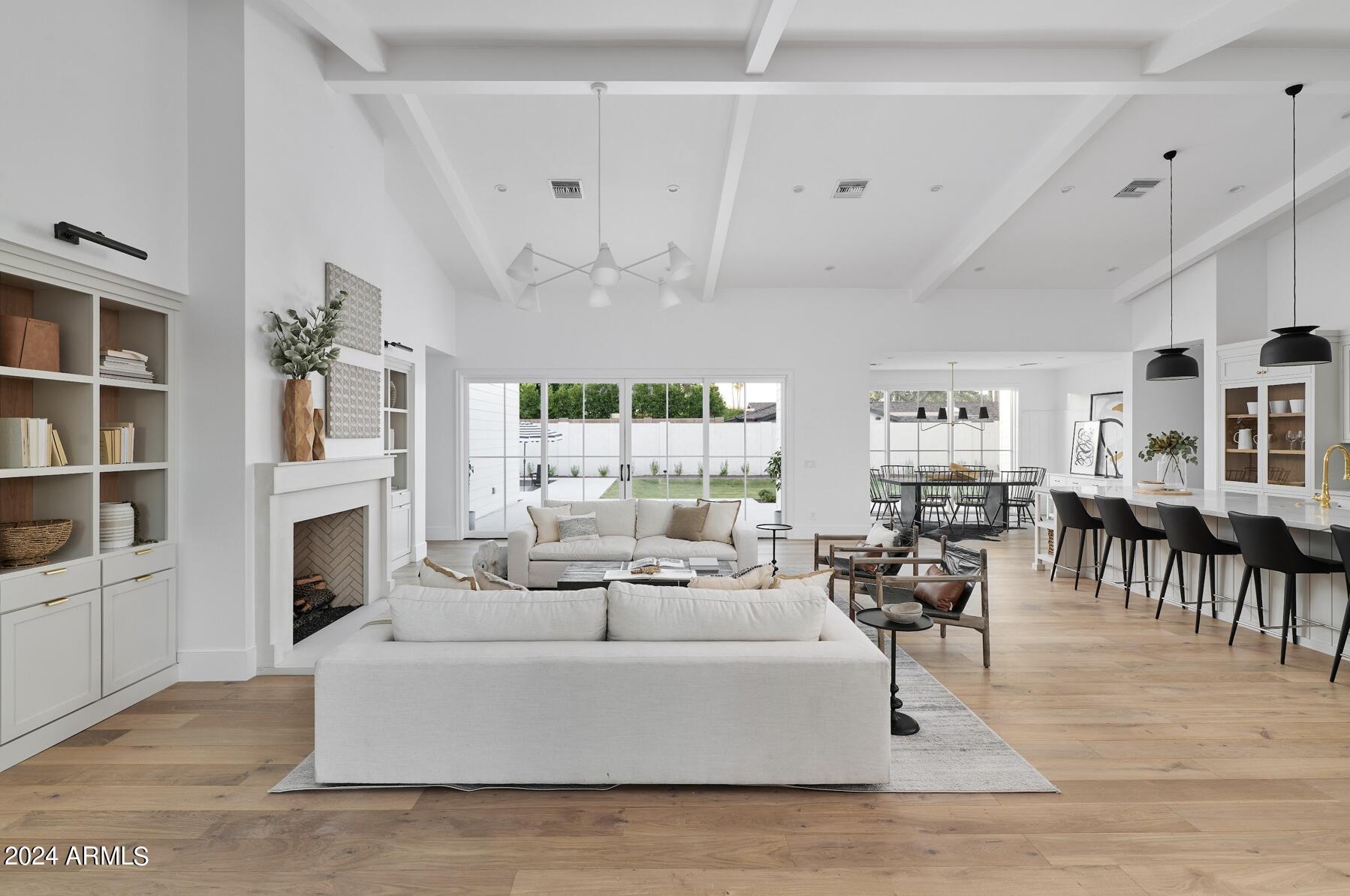 6122 E Calle Tuberia --