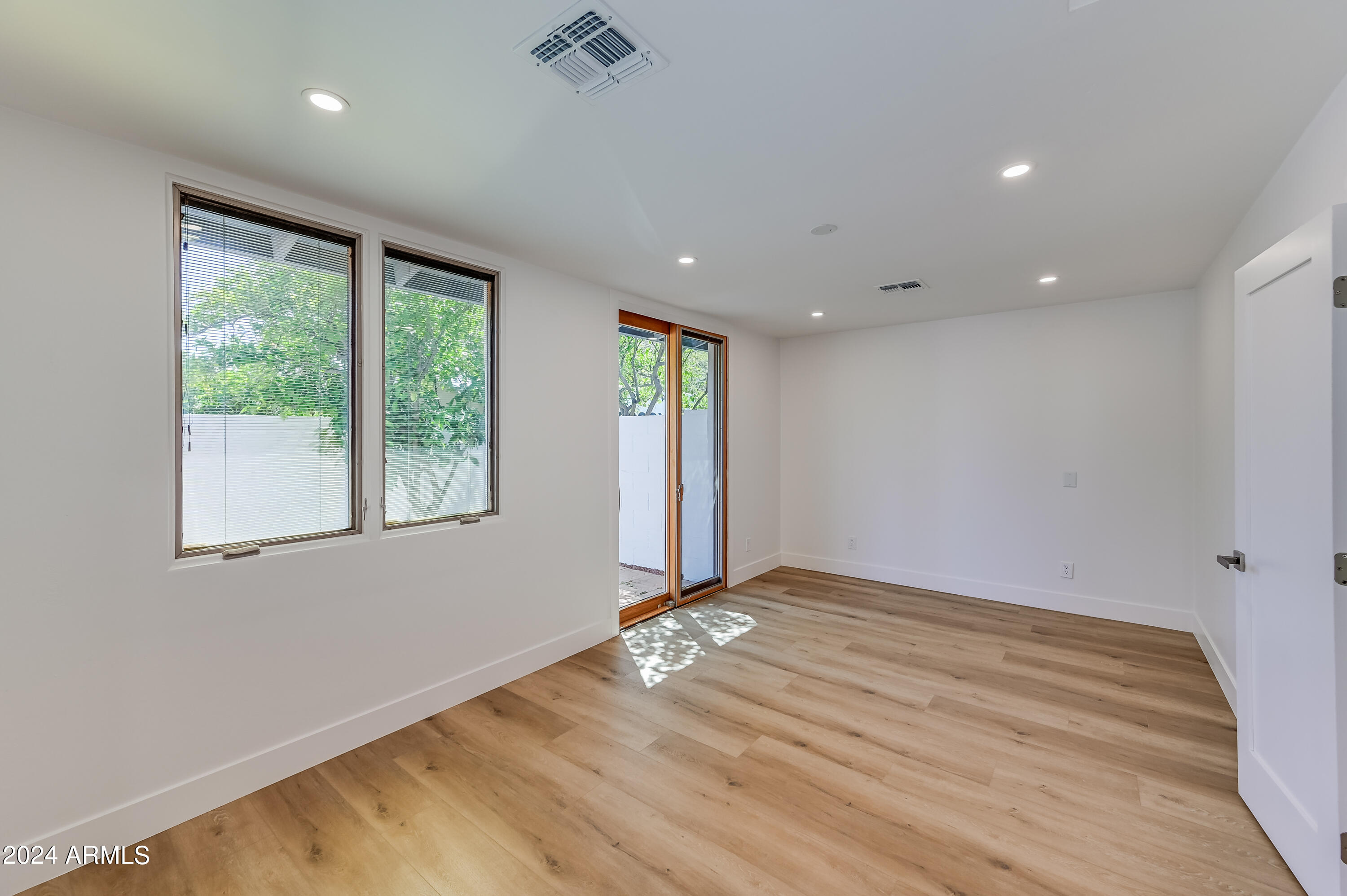 7238 E VIRGINIA Avenue