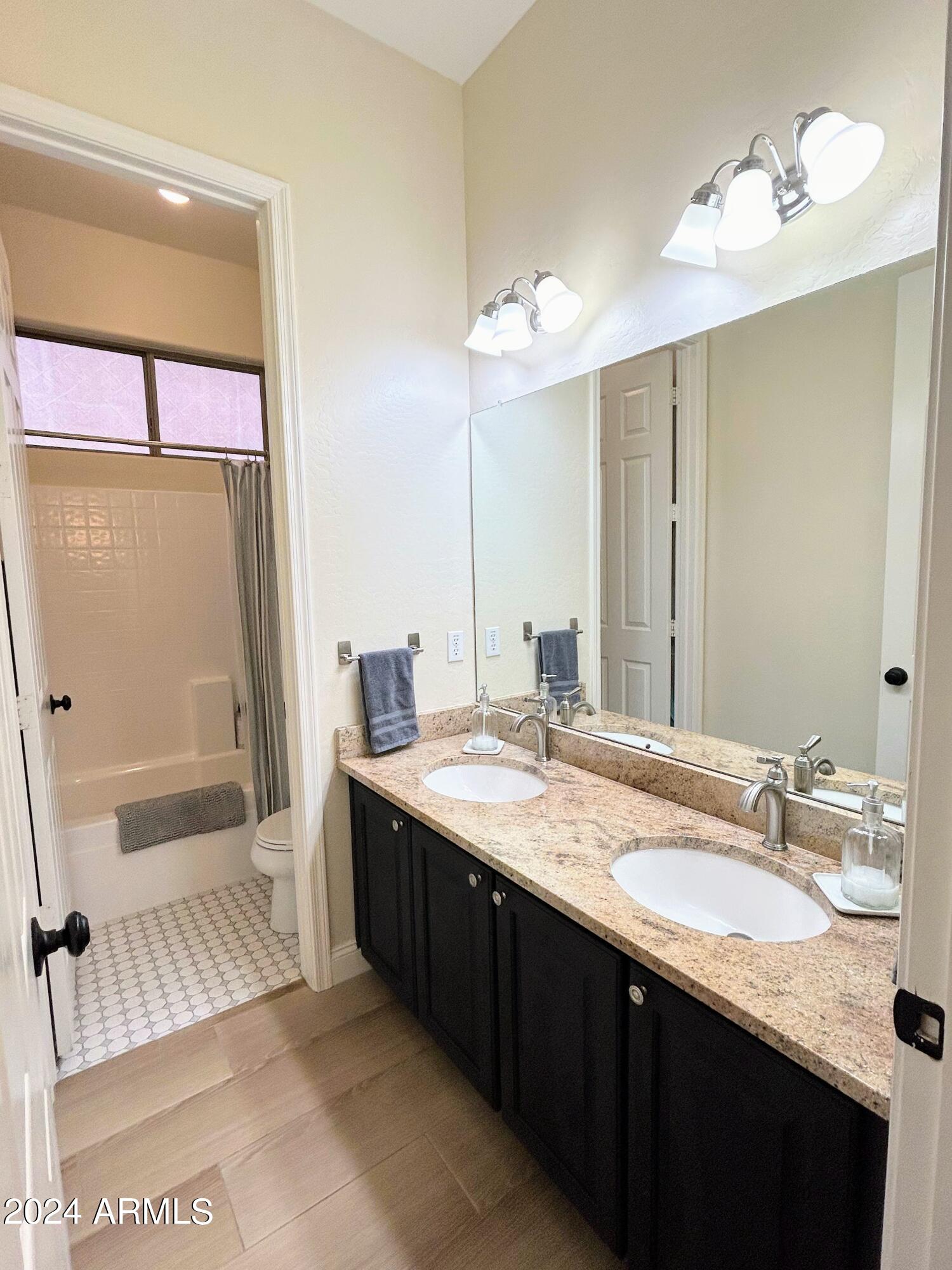 21125 E TWIN ACRES Drive