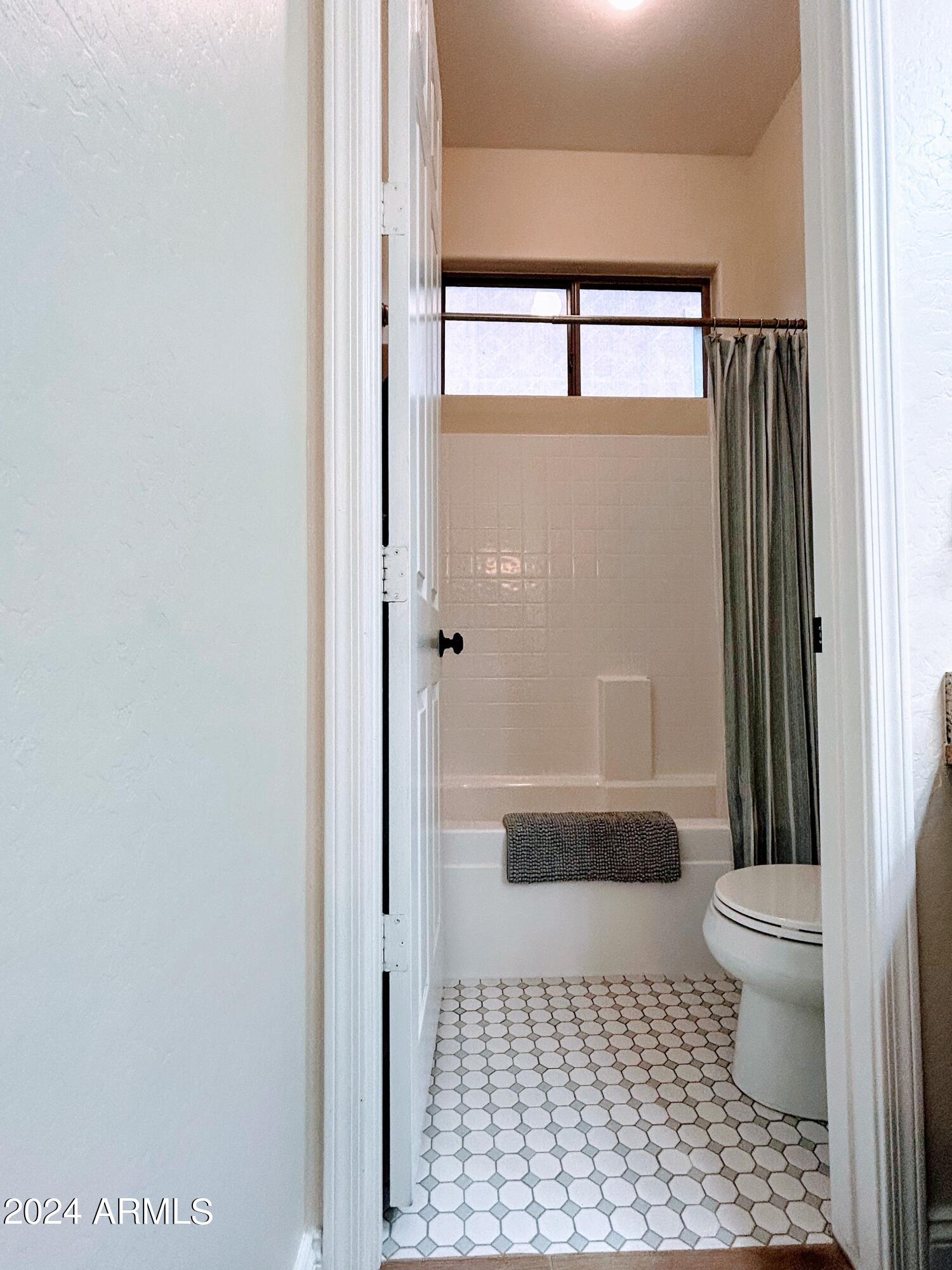 21125 E TWIN ACRES Drive