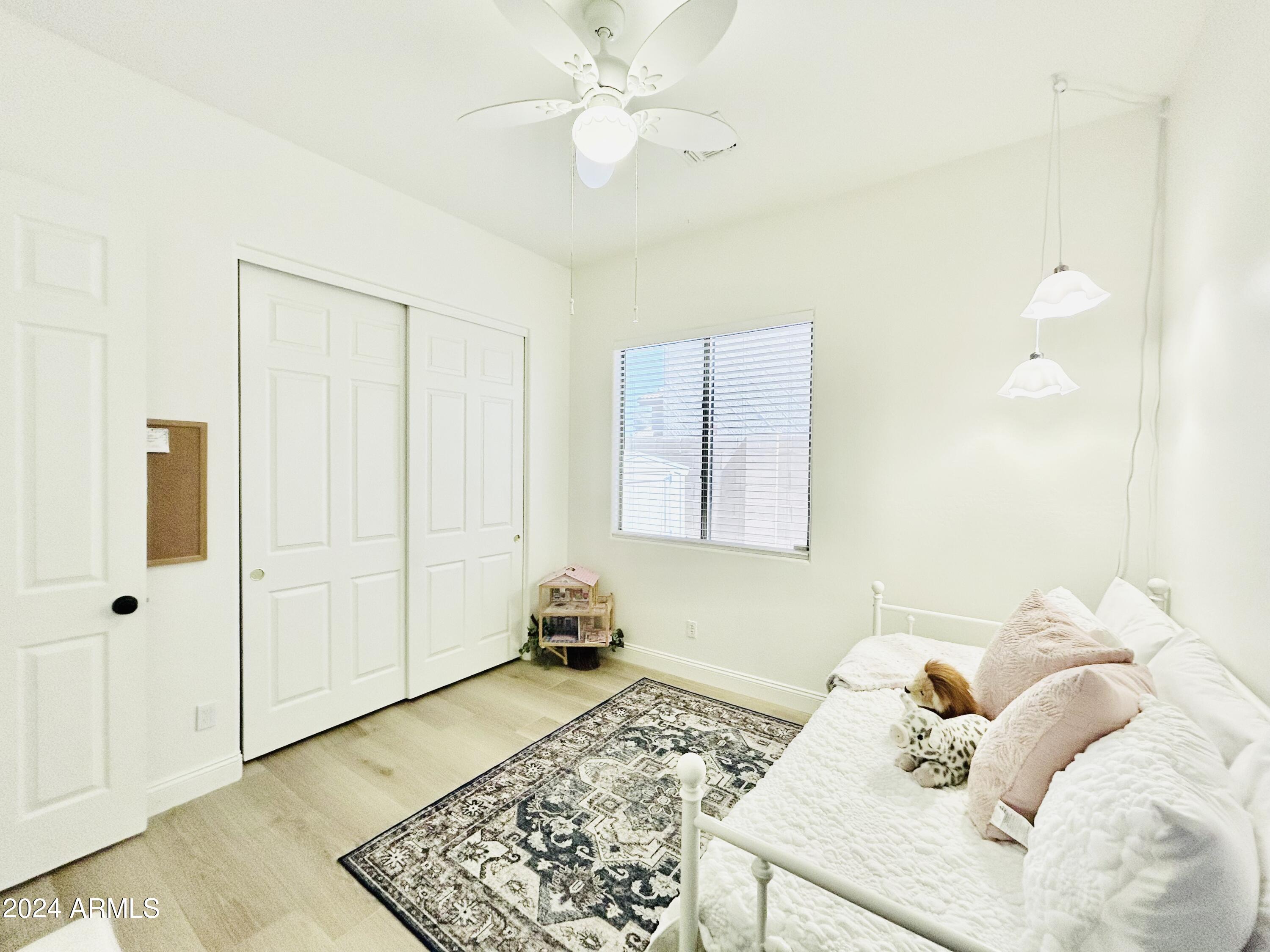 21125 E TWIN ACRES Drive