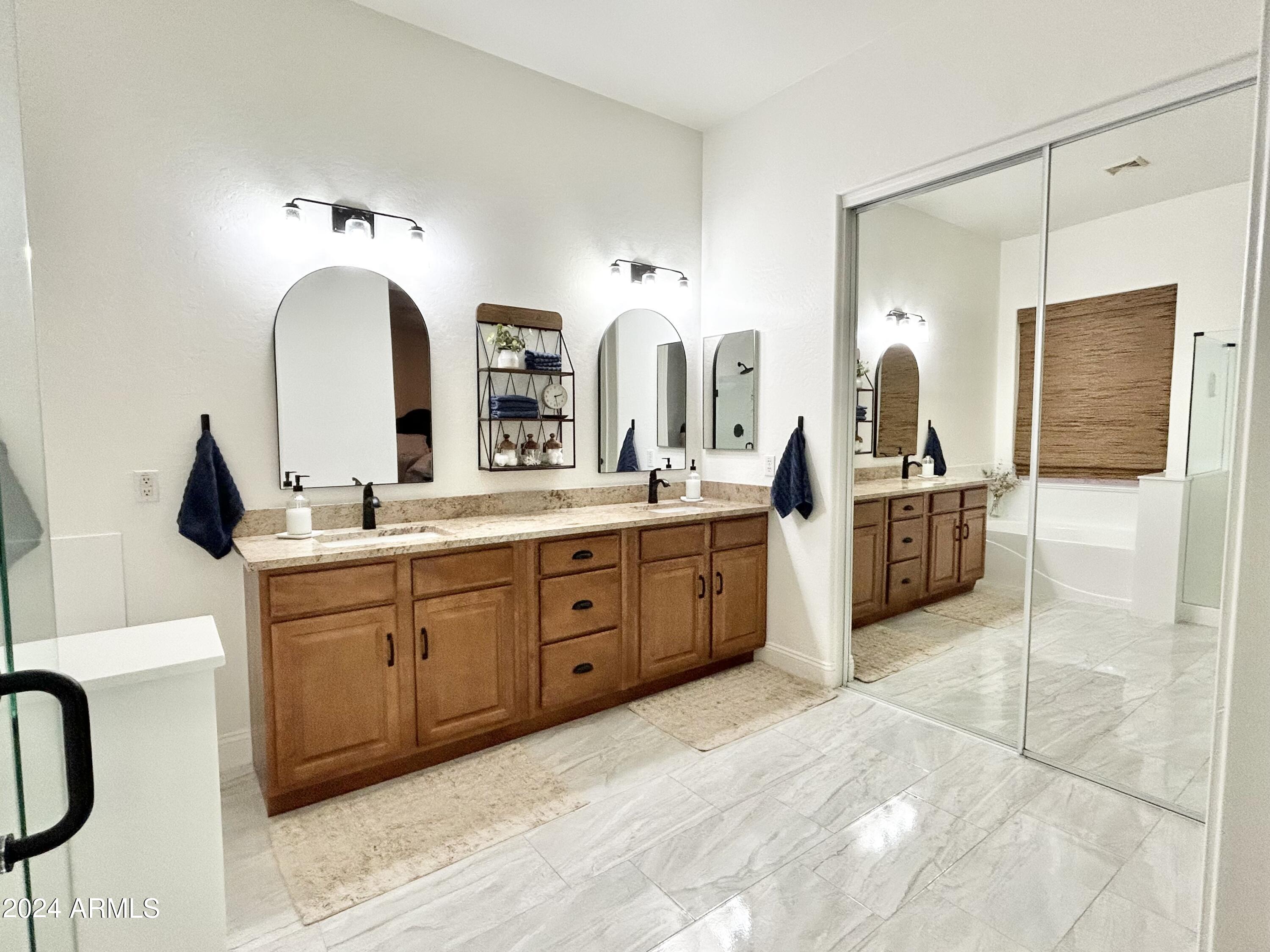 21125 E TWIN ACRES Drive