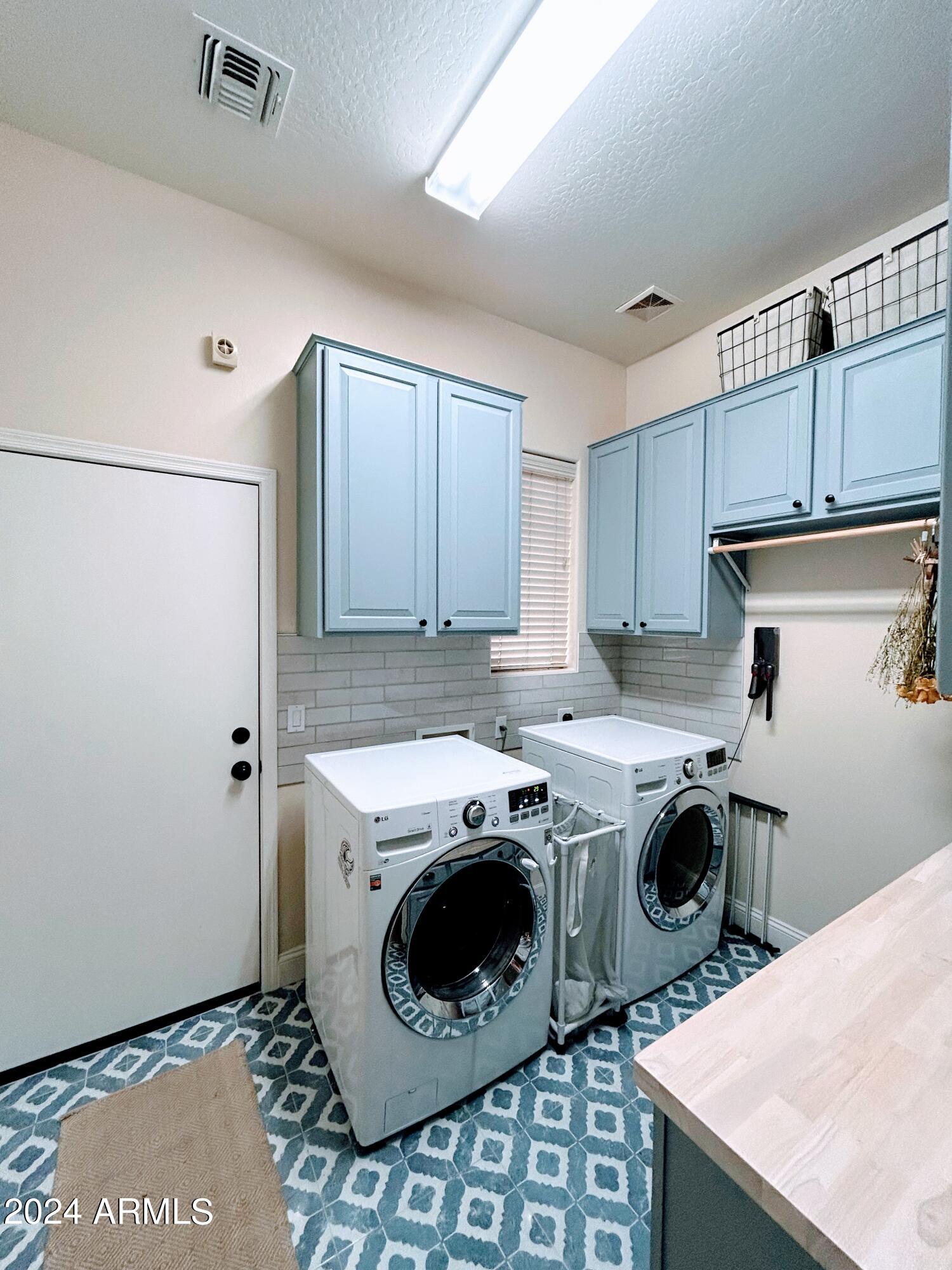 21125 E TWIN ACRES Drive