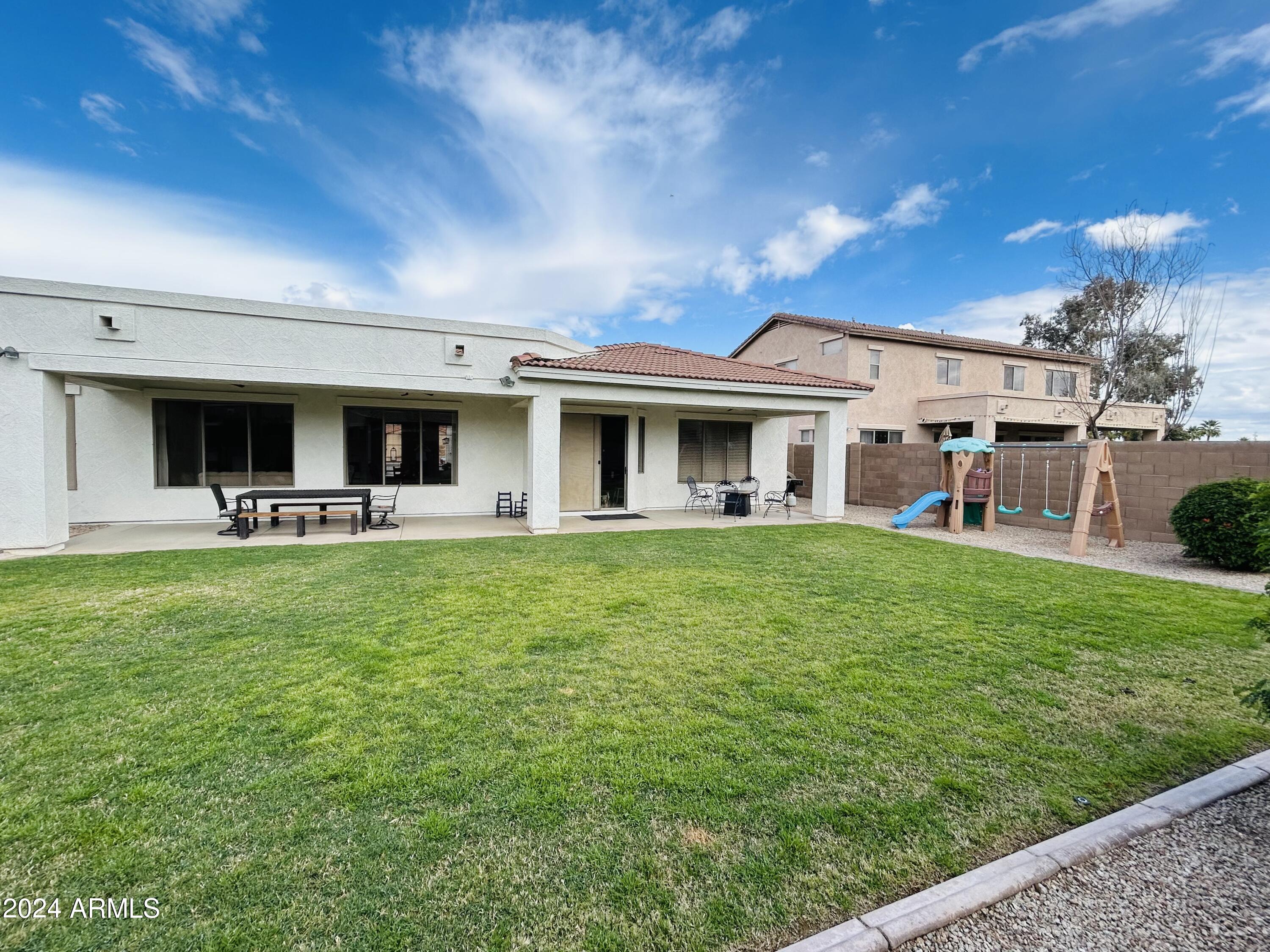 21125 E TWIN ACRES Drive