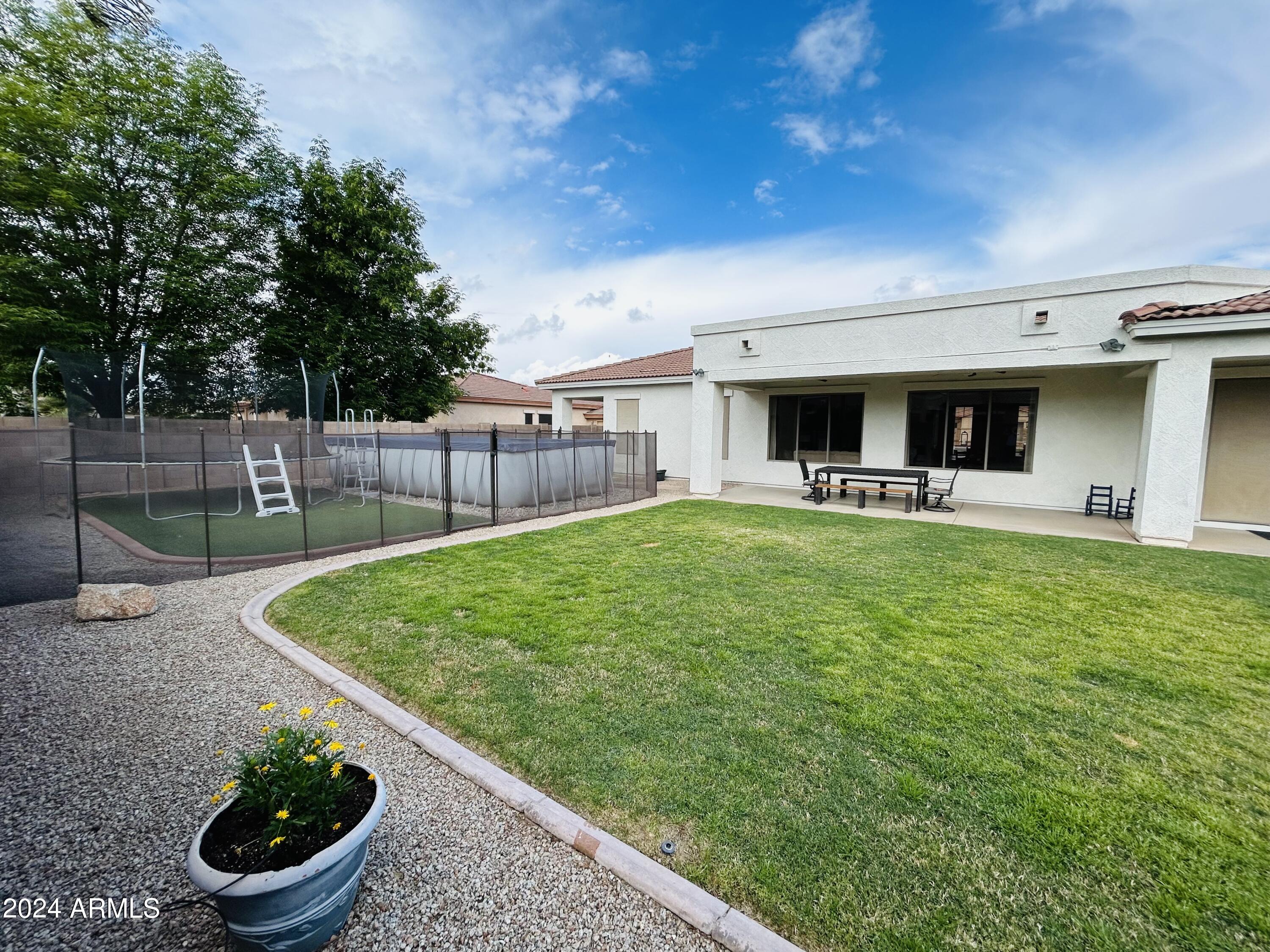 21125 E TWIN ACRES Drive