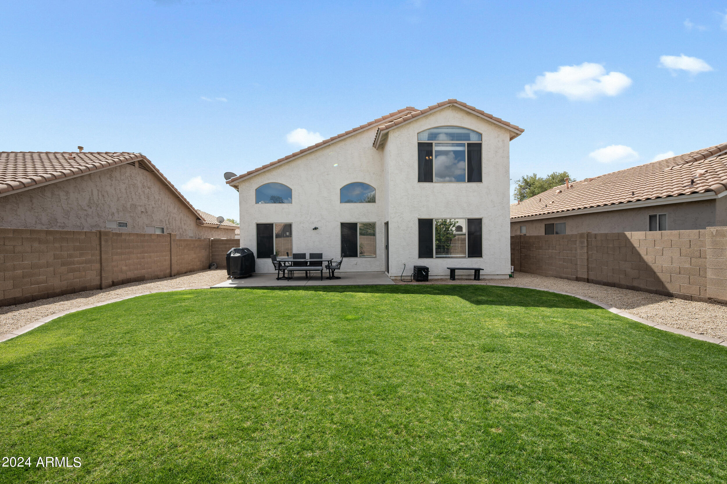 1118 W SWAN Drive