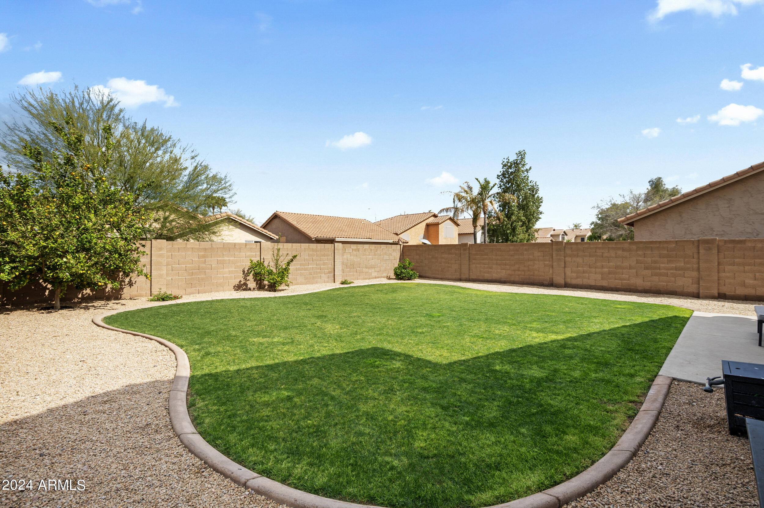 1118 W SWAN Drive