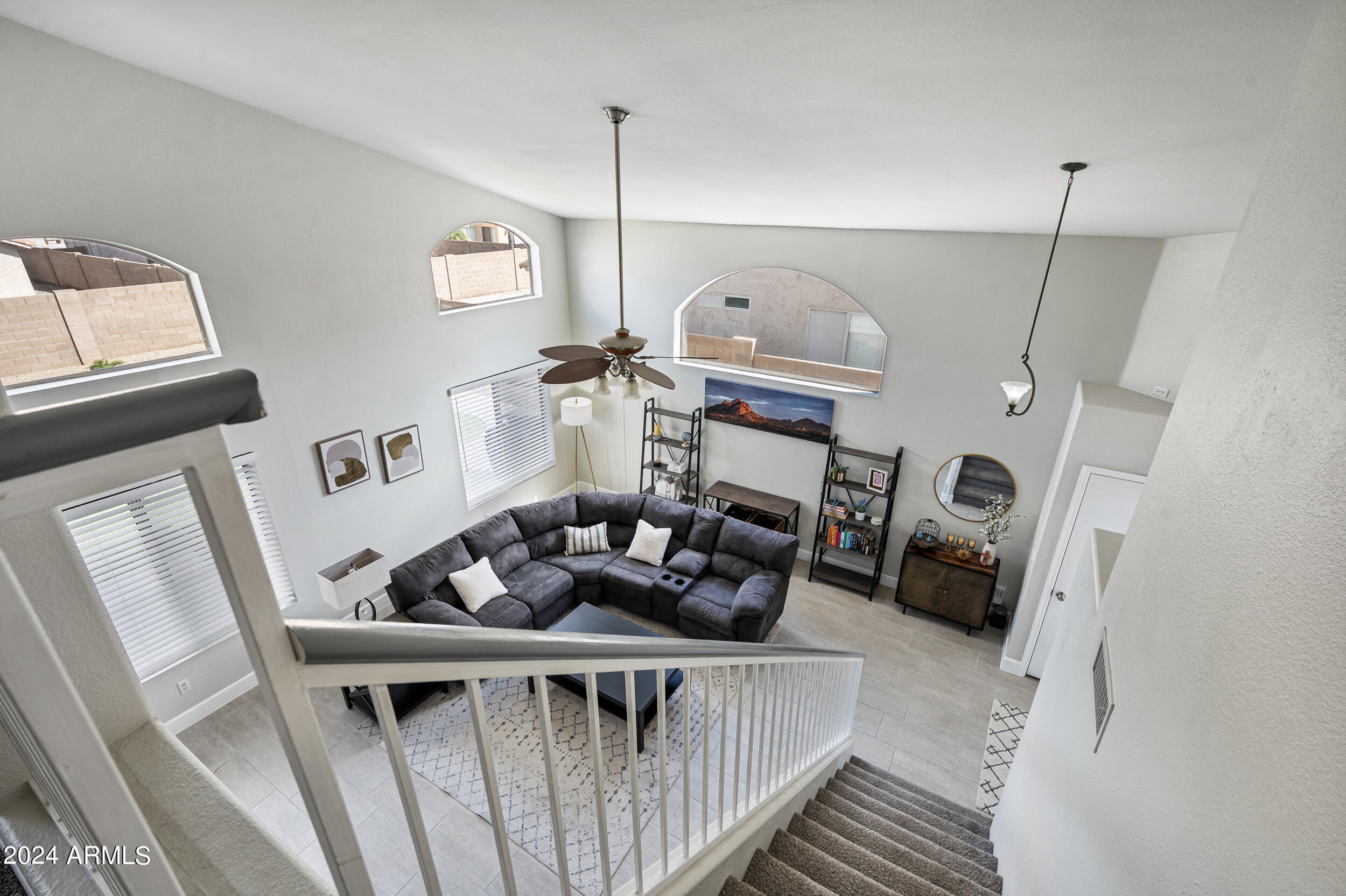 1118 W SWAN Drive