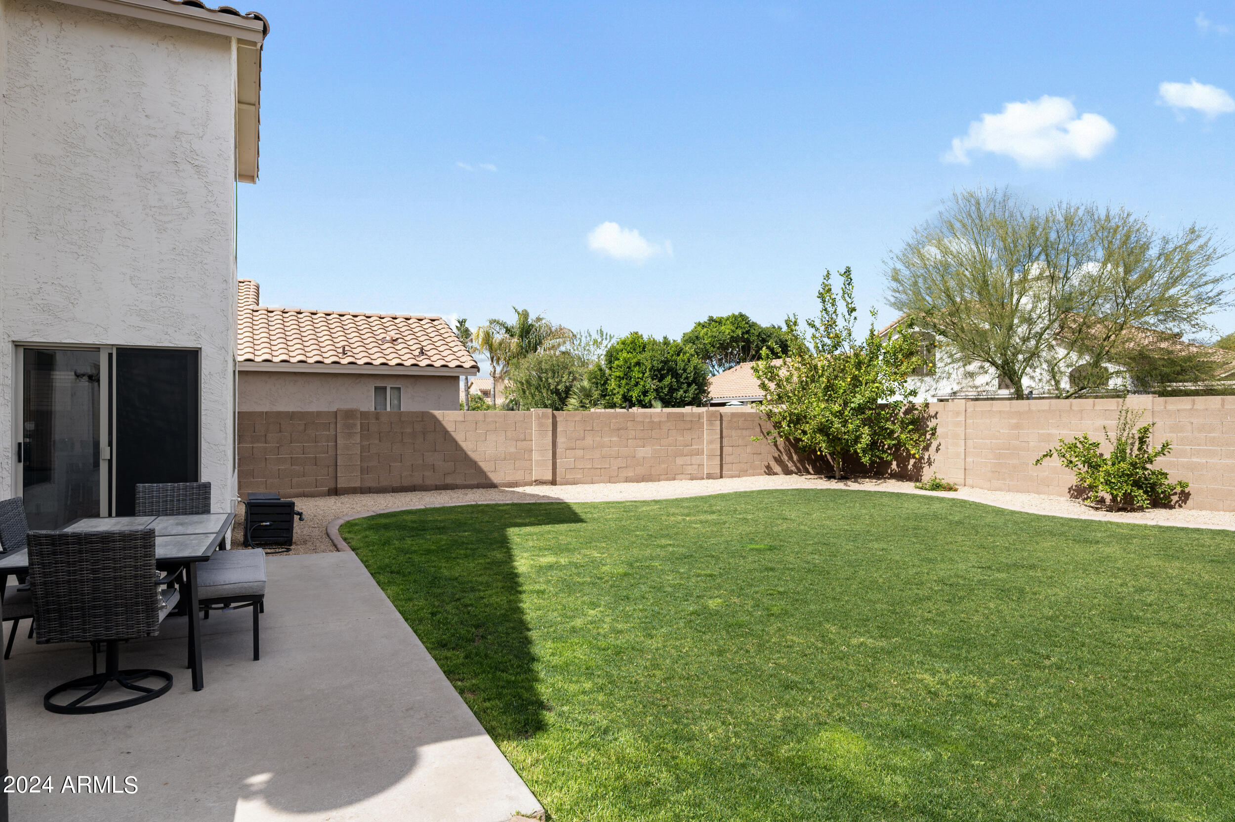 1118 W SWAN Drive