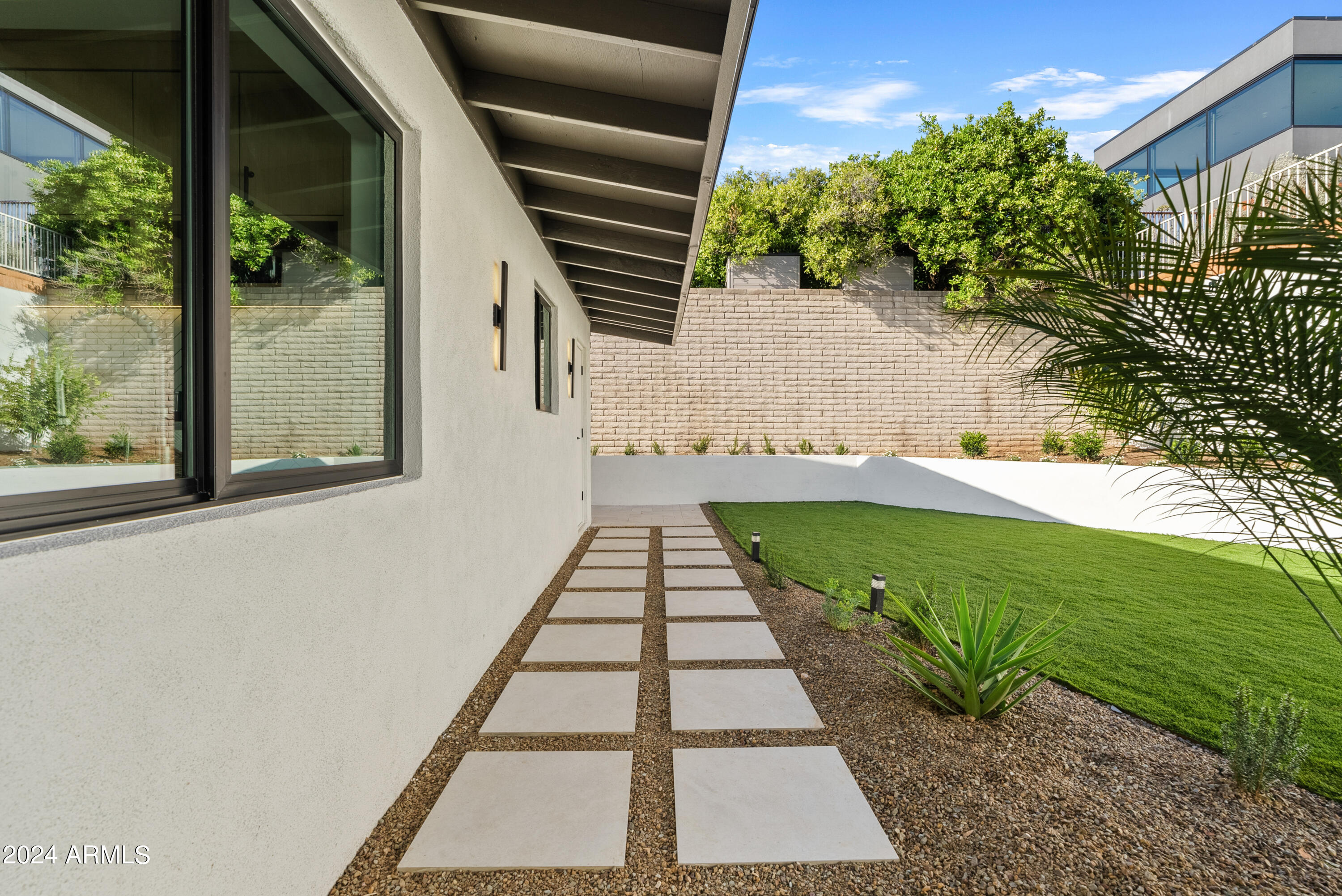 7041 N 23RD Street, Phoenix