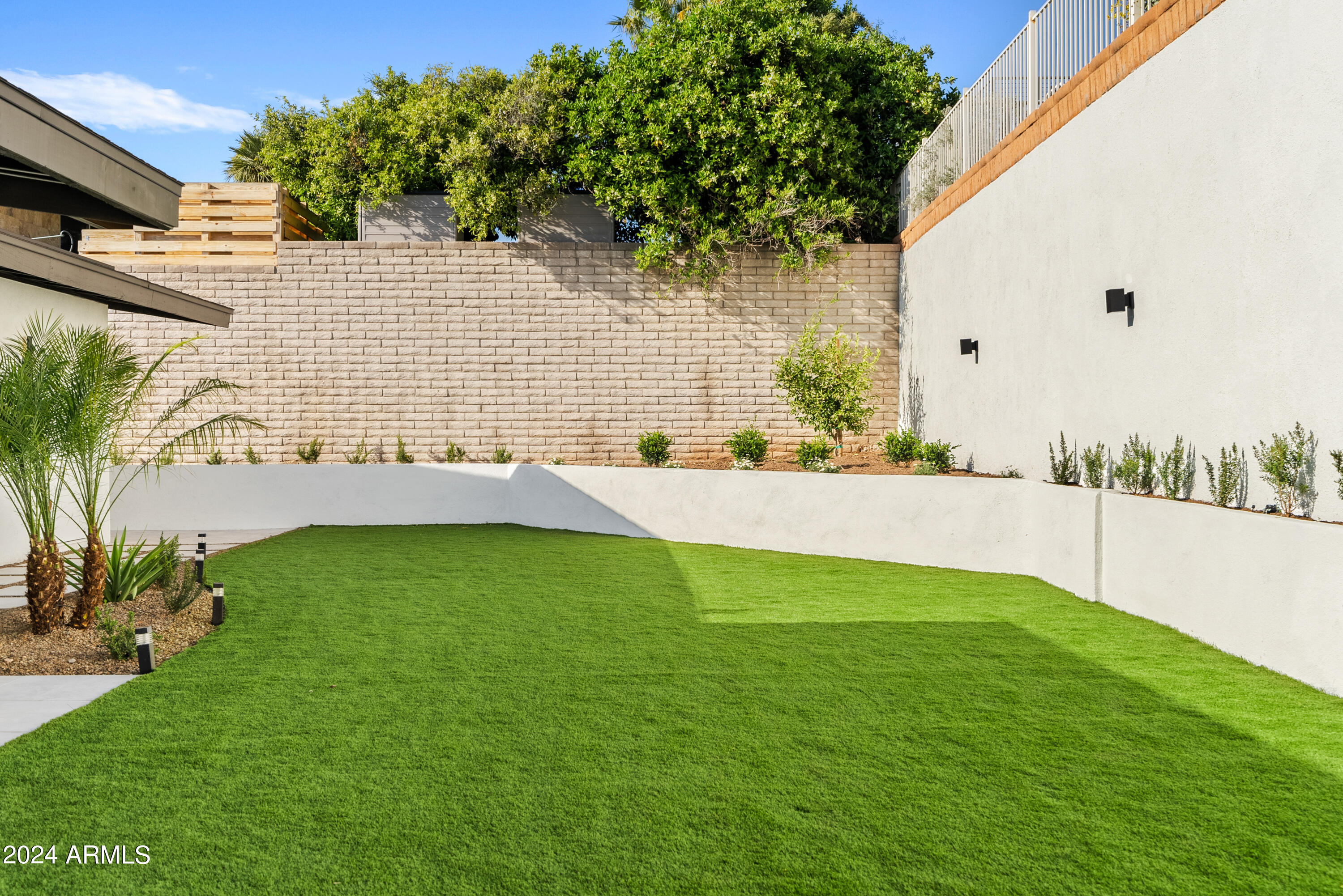 7041 N 23RD Street, Phoenix