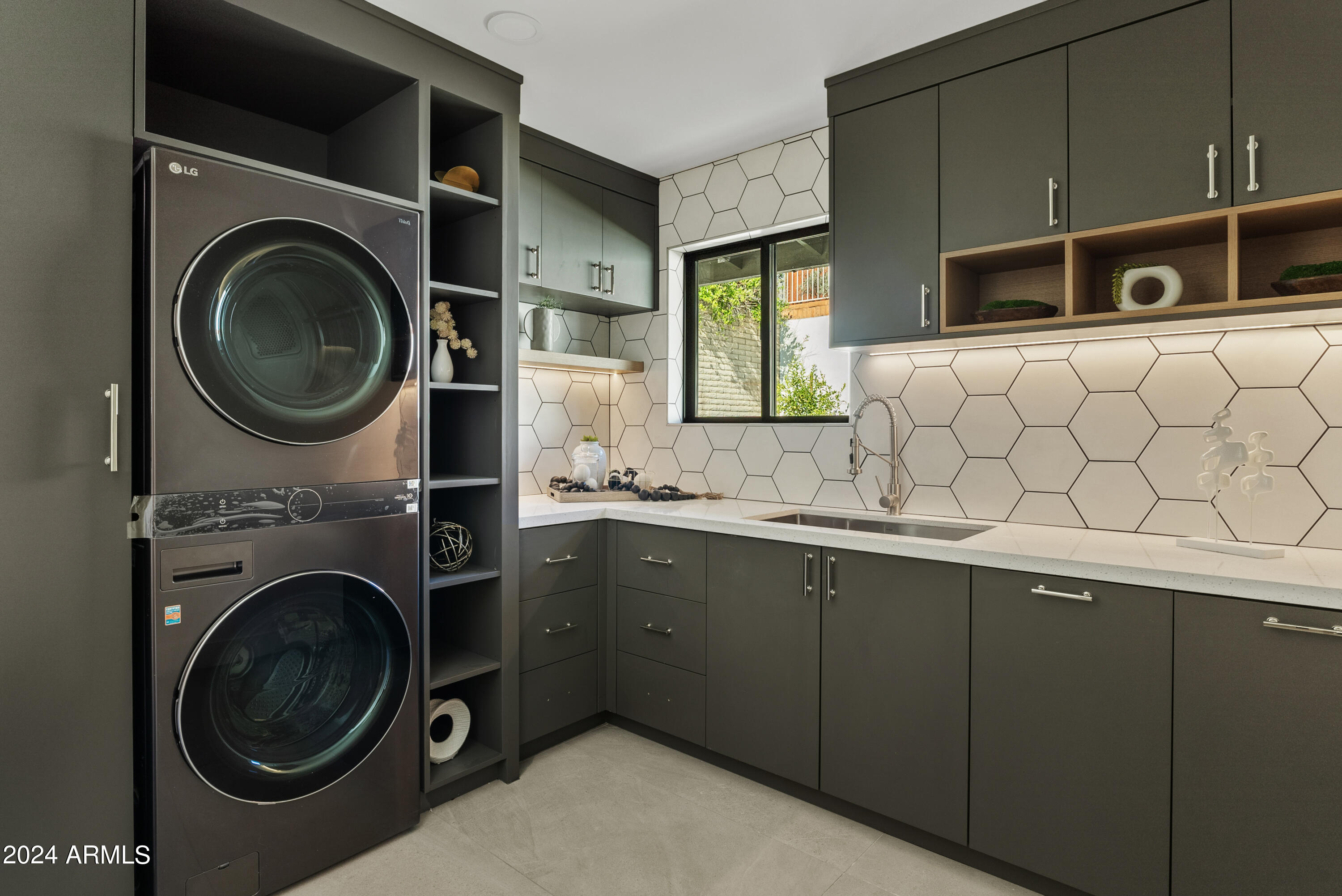 7041 N 23RD Street, Phoenix