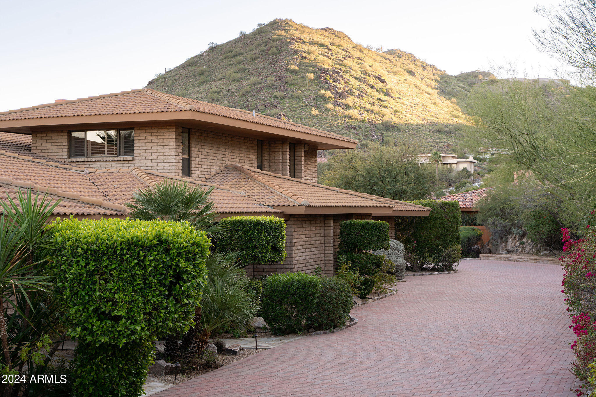 4698 E FOOTHILL Drive