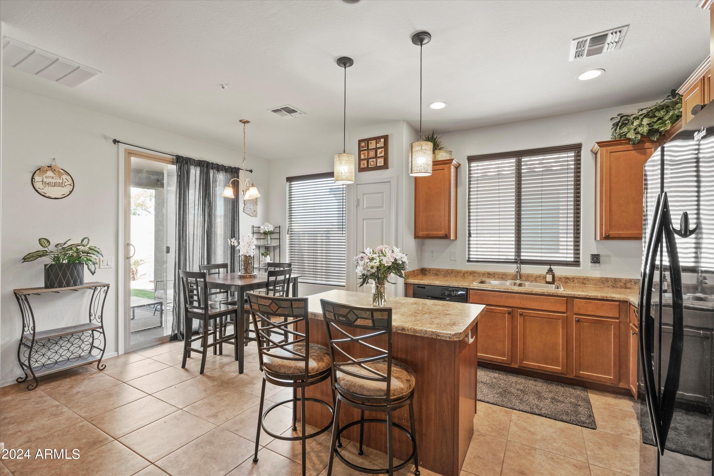 8894 W CAMERON Drive