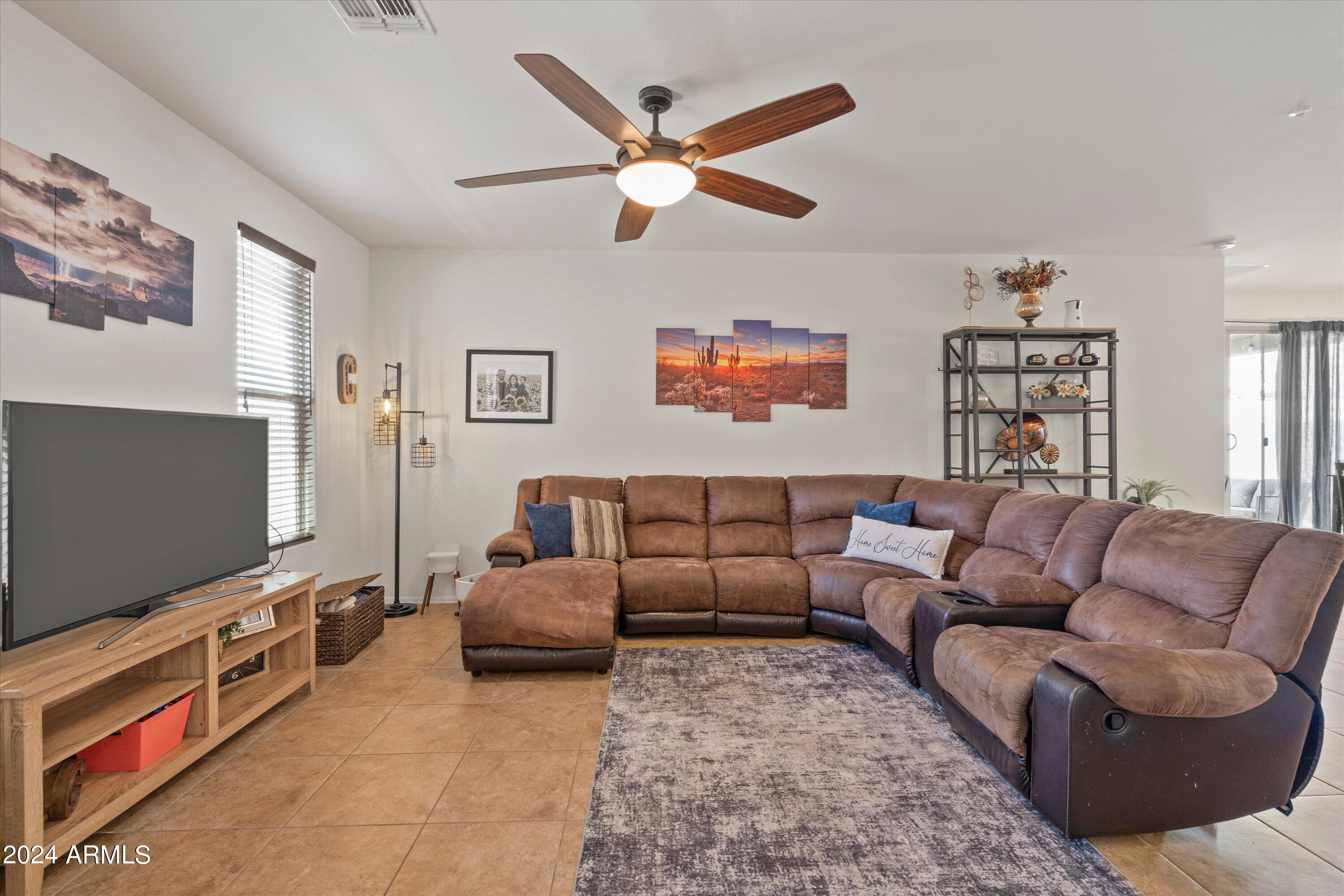 8894 W CAMERON Drive