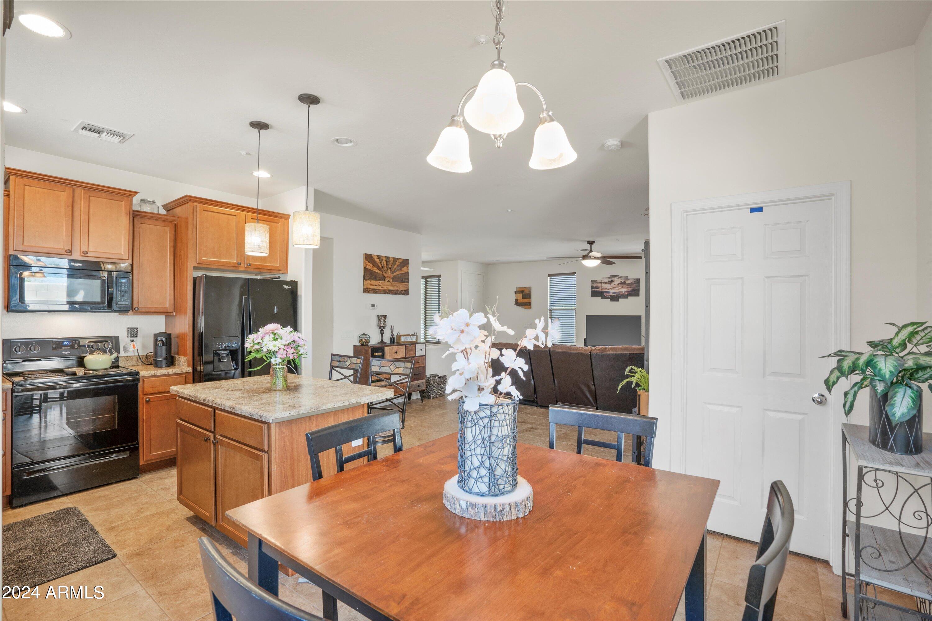 8894 W CAMERON Drive