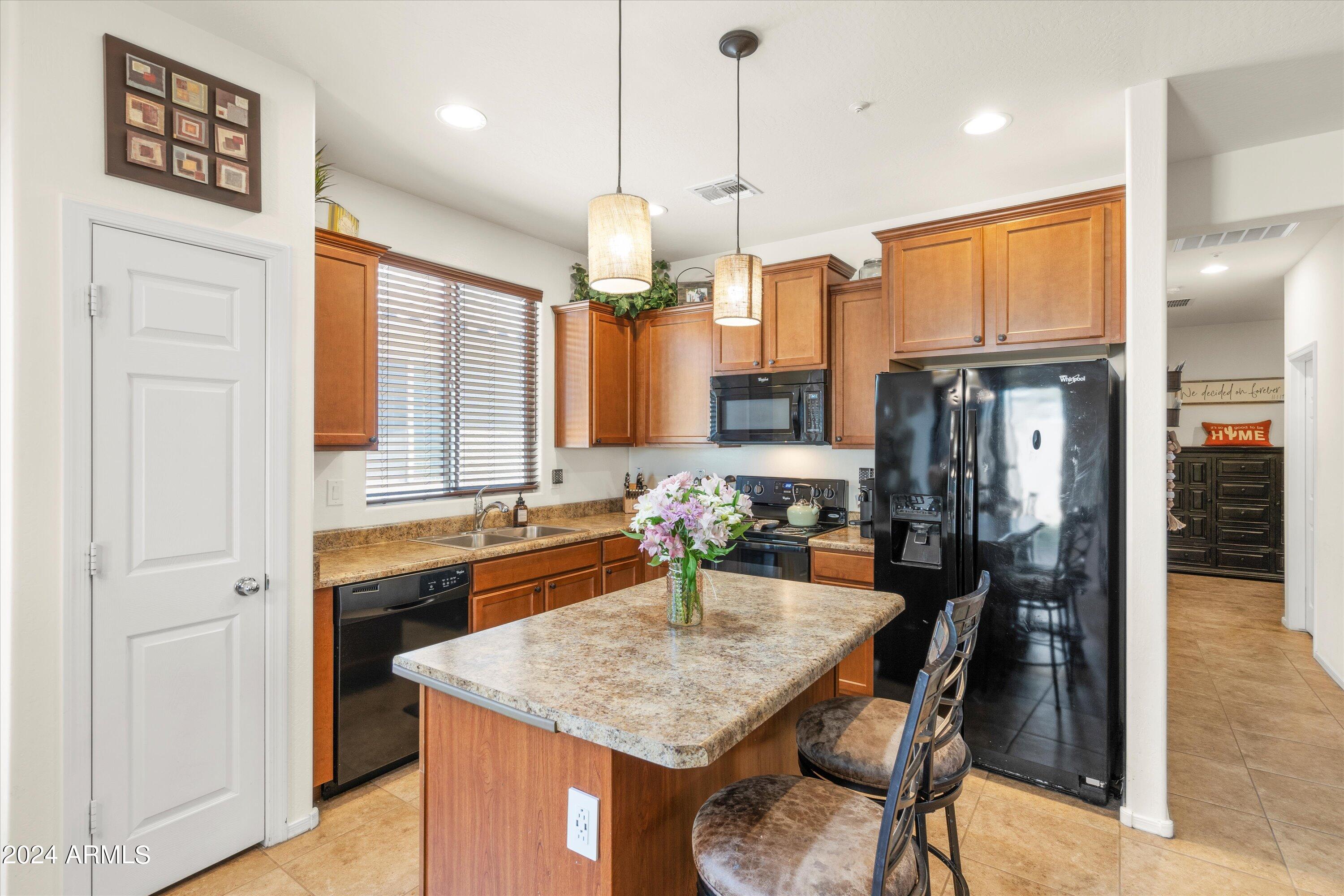 8894 W CAMERON Drive