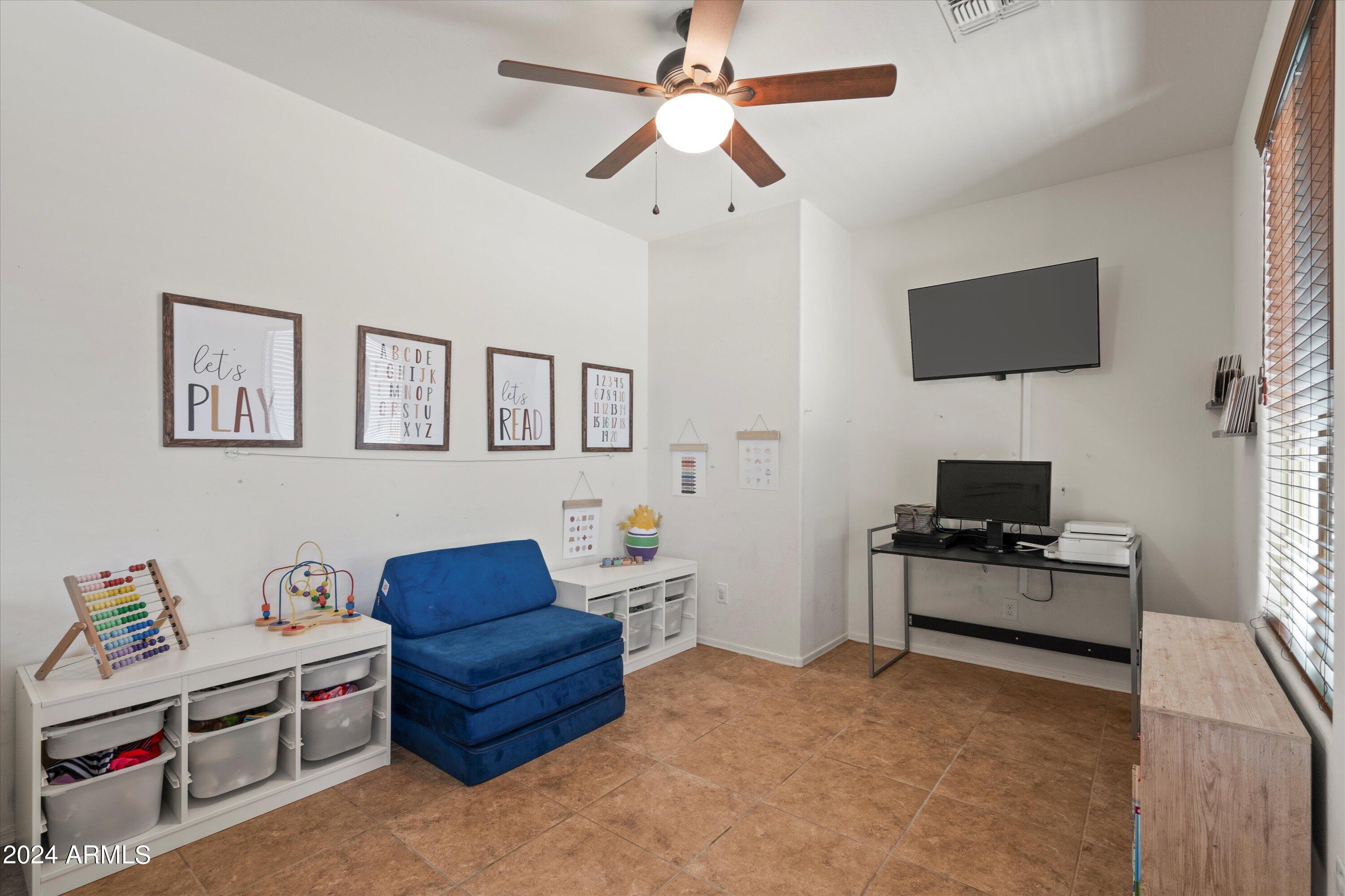 8894 W CAMERON Drive