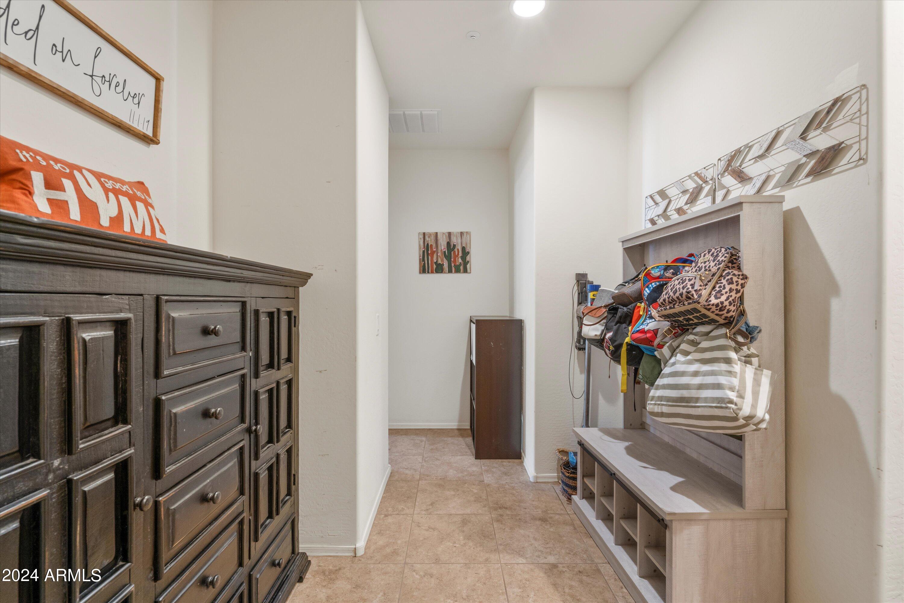 8894 W CAMERON Drive