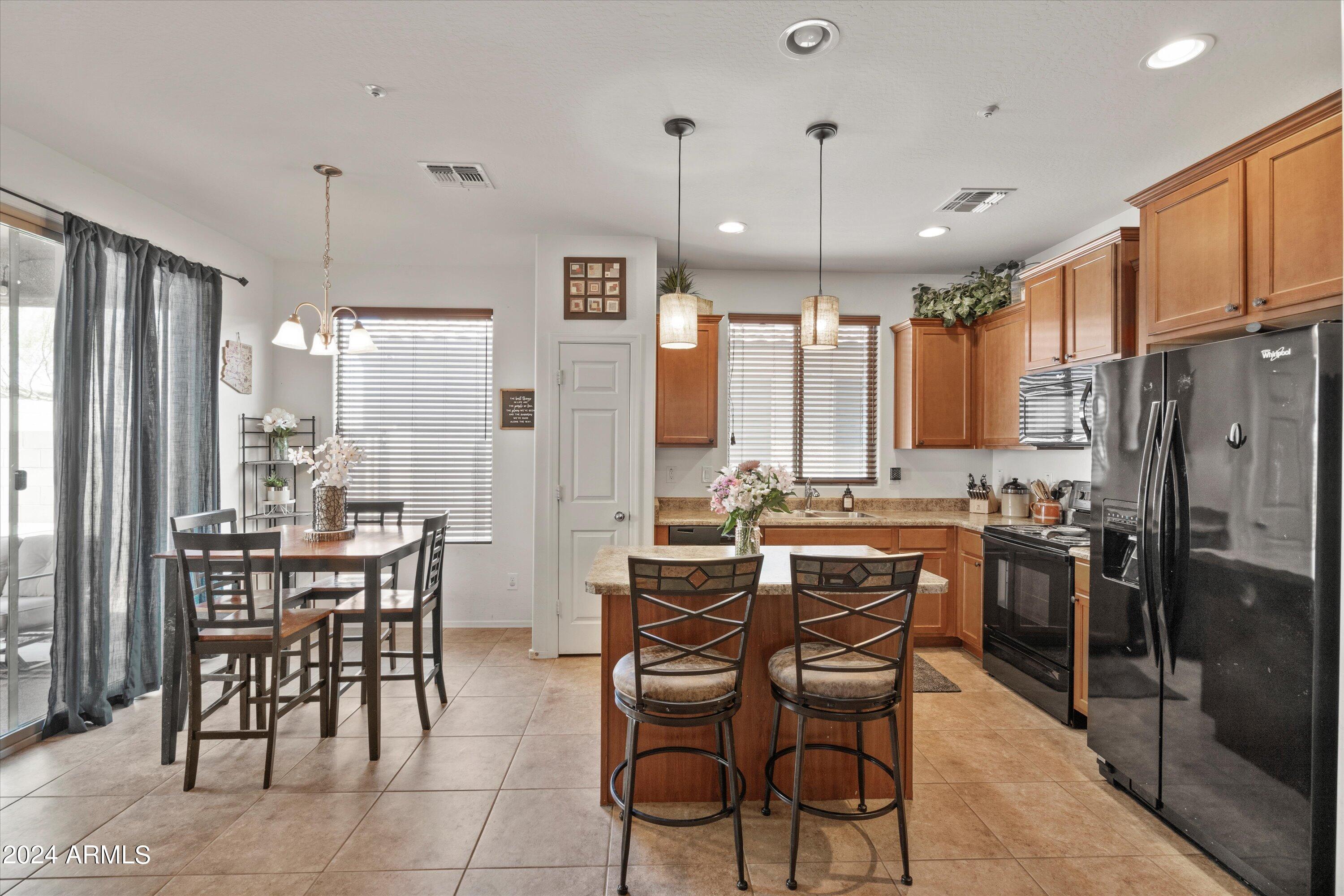 8894 W CAMERON Drive