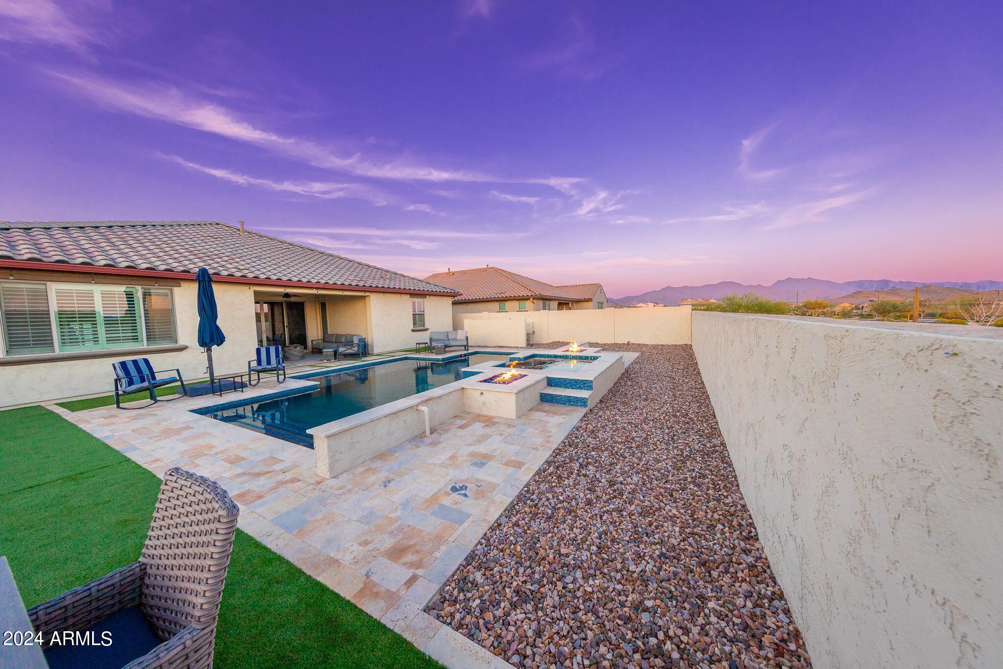 18387 W MOUNTAIN SKY Avenue