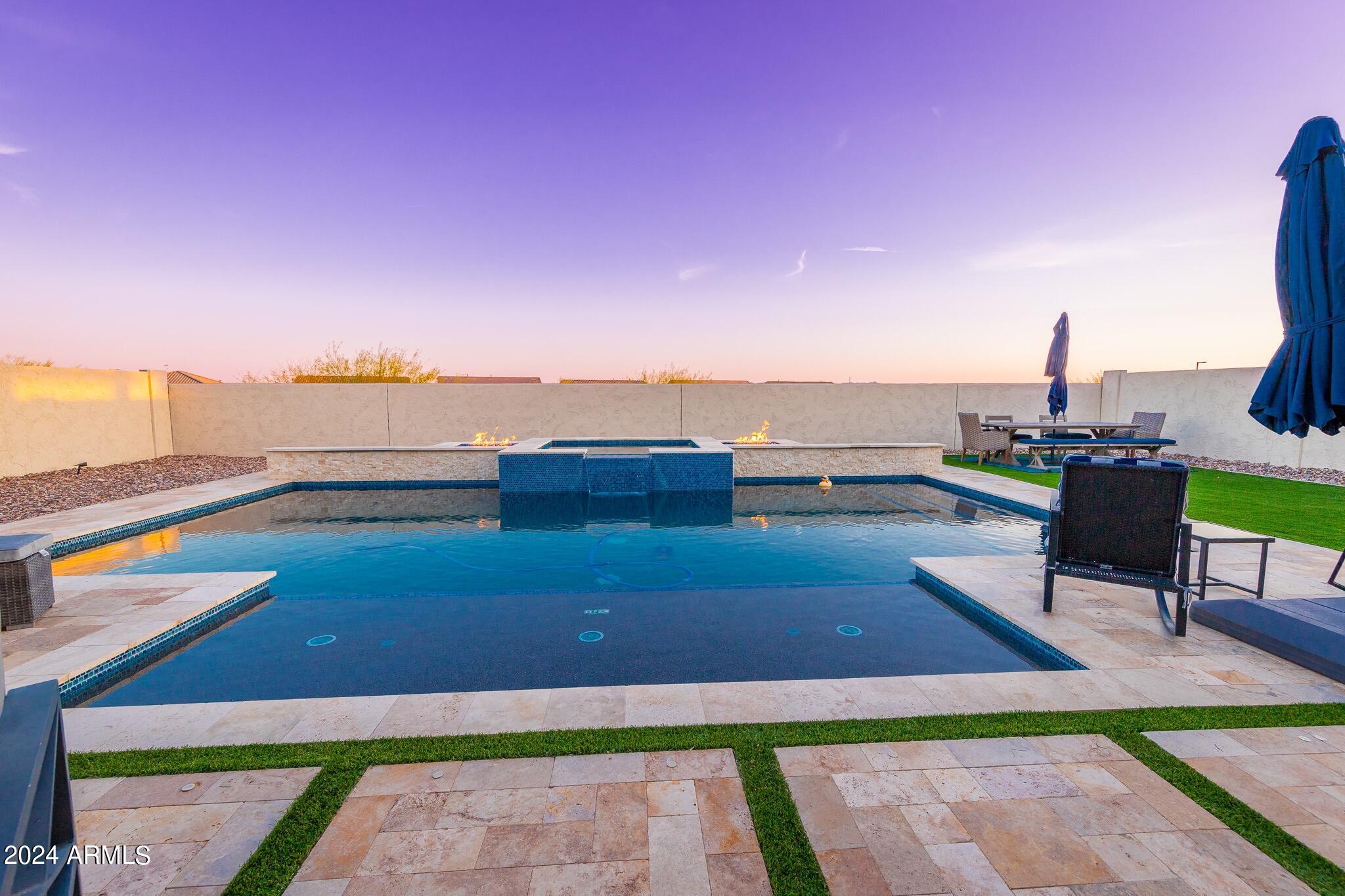 18387 W MOUNTAIN SKY Avenue