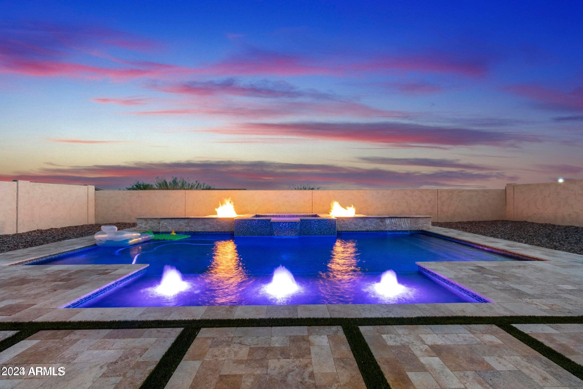 18387 W MOUNTAIN SKY Avenue