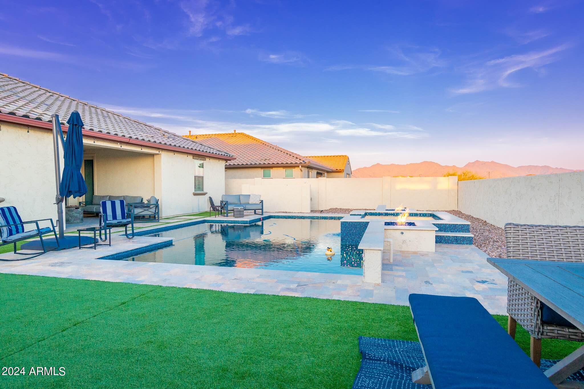 18387 W MOUNTAIN SKY Avenue