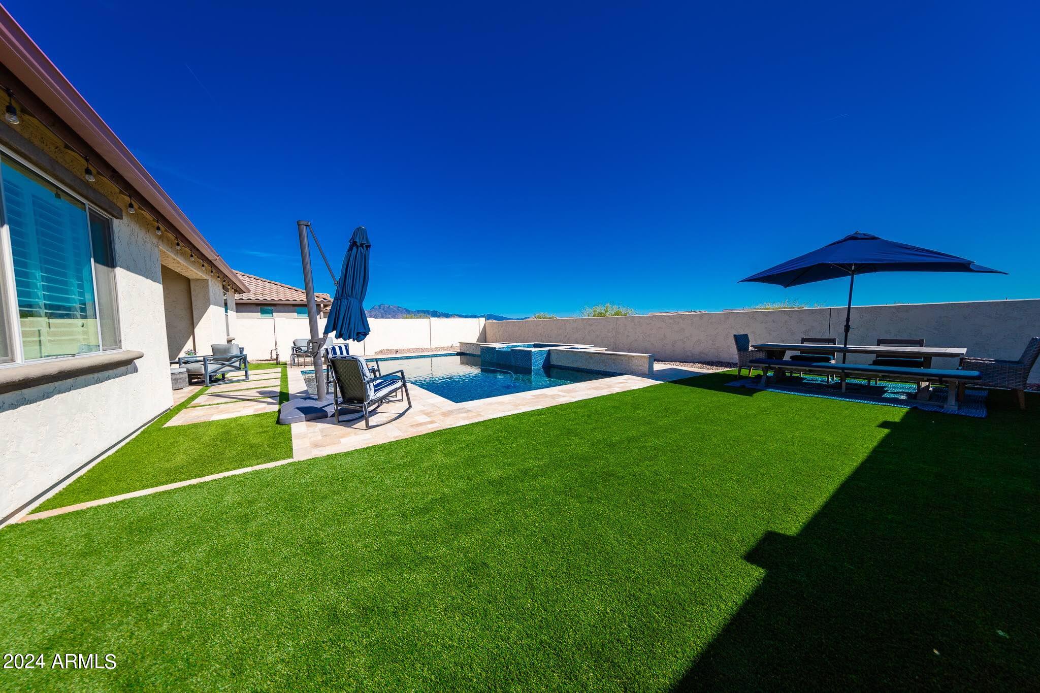 18387 W MOUNTAIN SKY Avenue