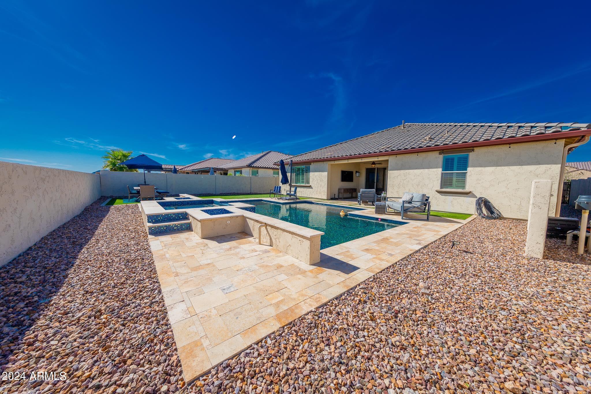 18387 W MOUNTAIN SKY Avenue