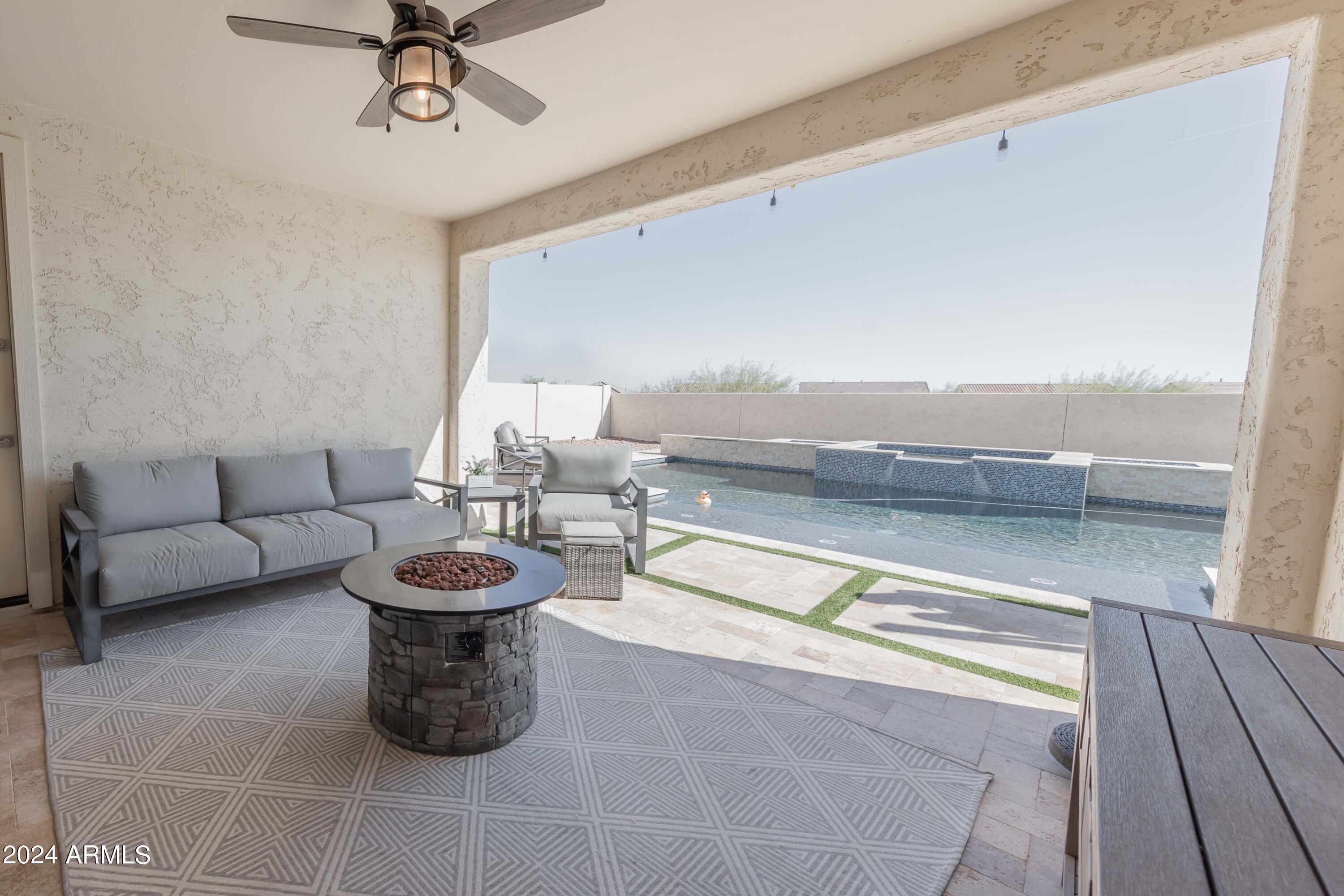 18387 W MOUNTAIN SKY Avenue