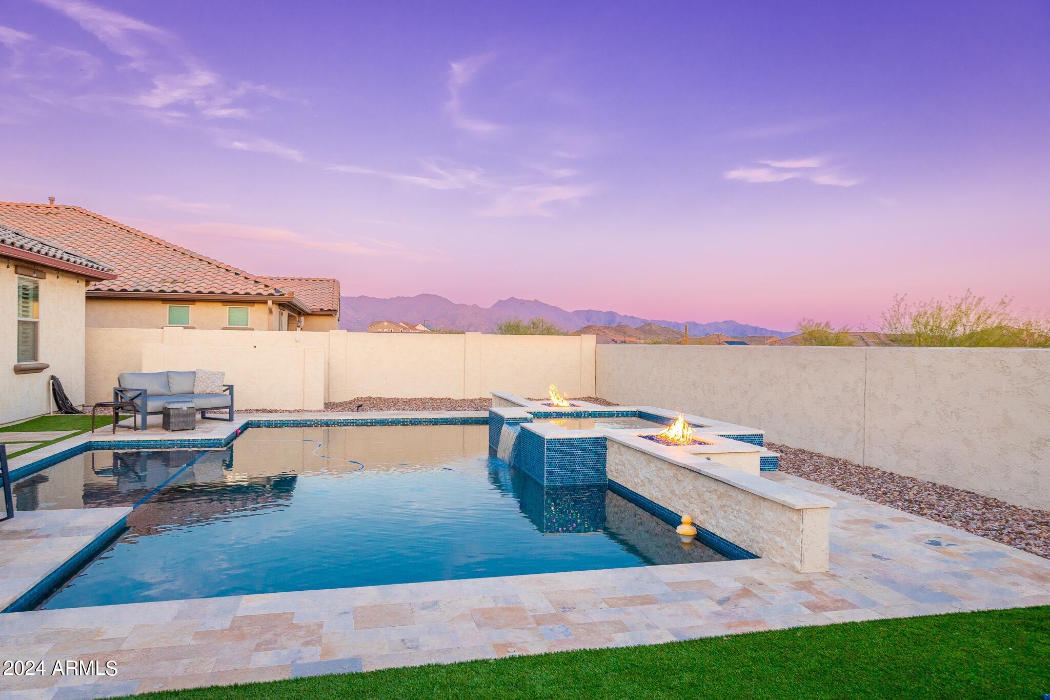 18387 W MOUNTAIN SKY Avenue