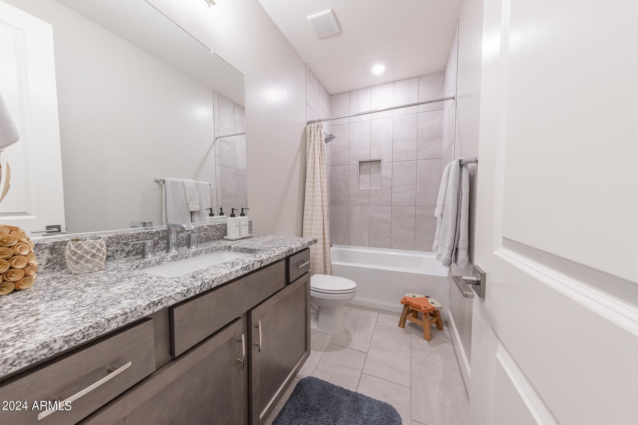 18387 W MOUNTAIN SKY Avenue