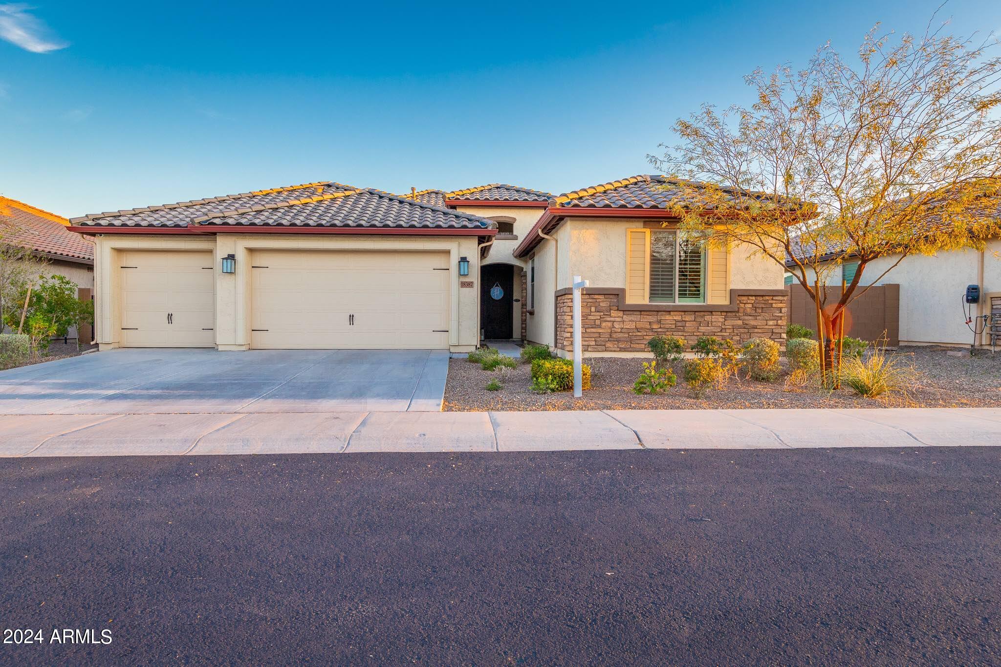 18387 W MOUNTAIN SKY Avenue