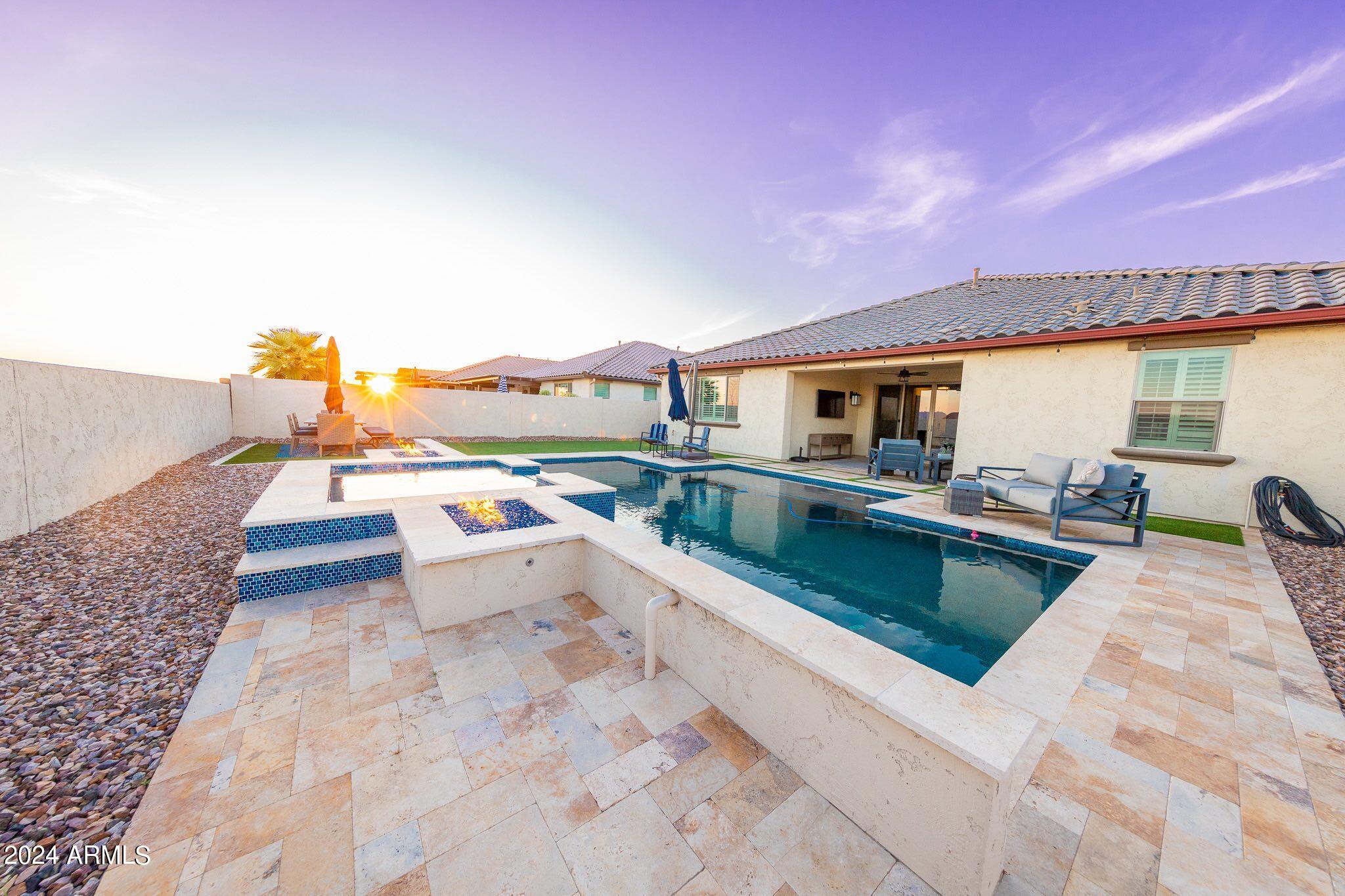 18387 W MOUNTAIN SKY Avenue