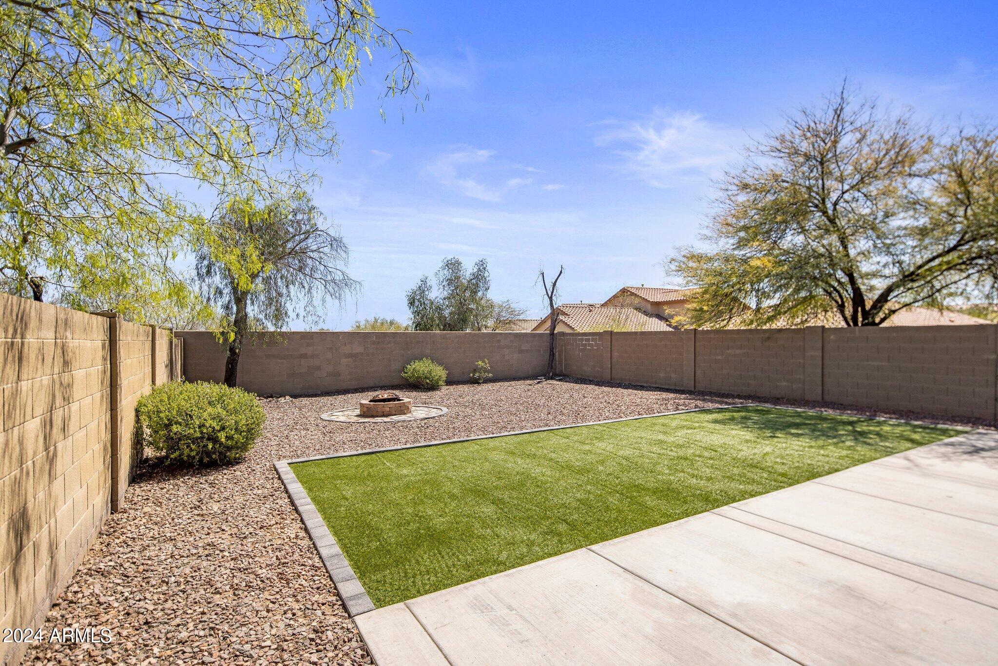 39819 N LA CANTERA Court