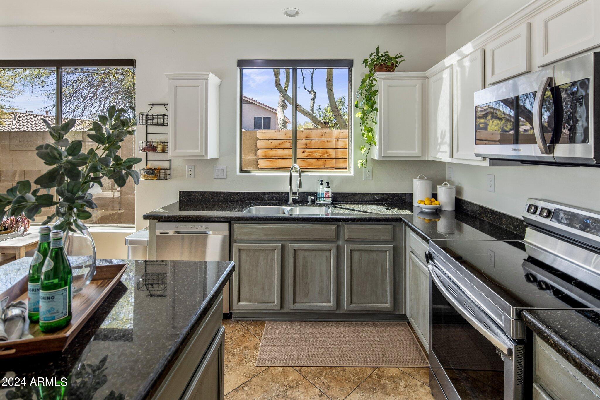 39819 N LA CANTERA Court