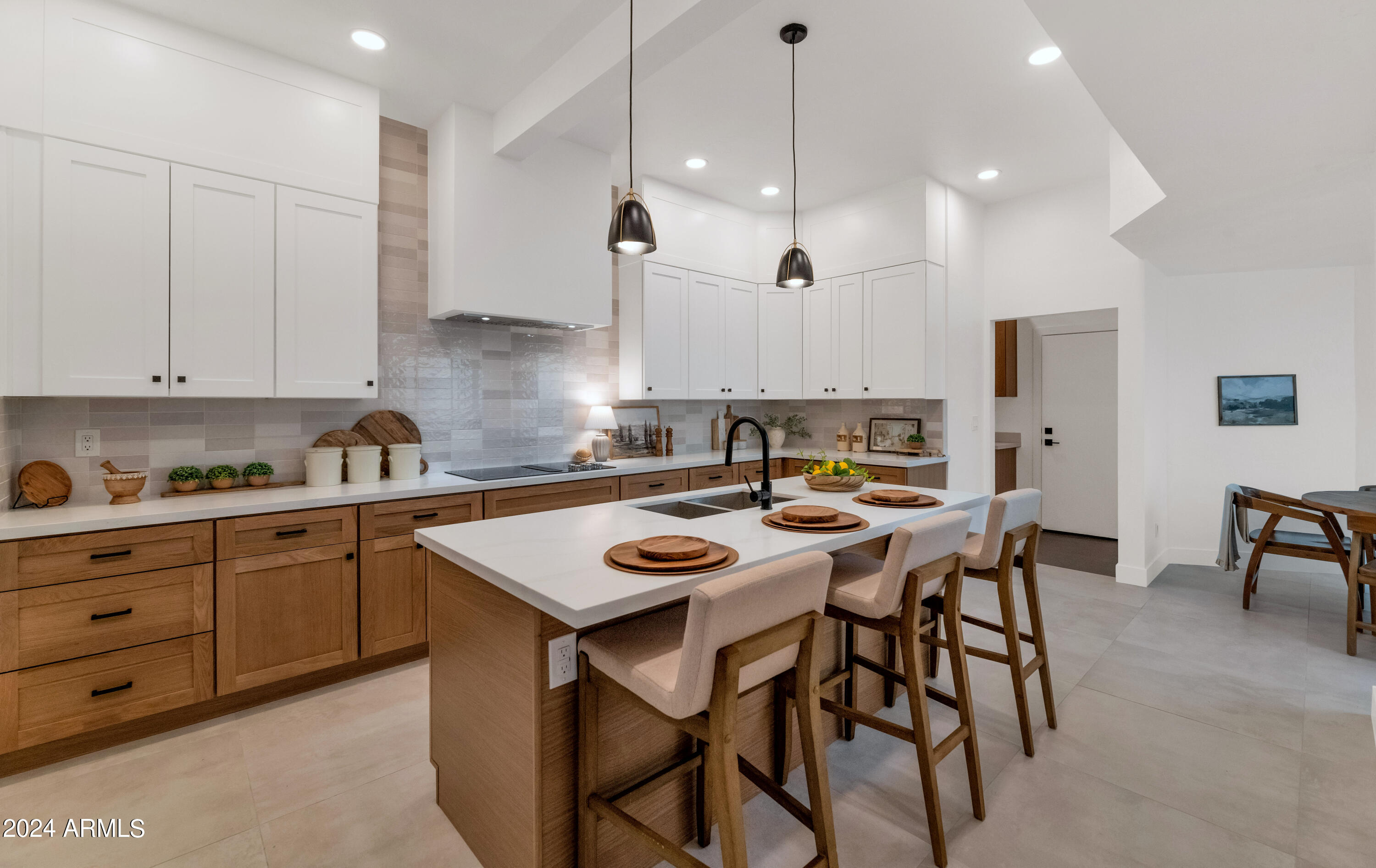 4547 N 52nd Place