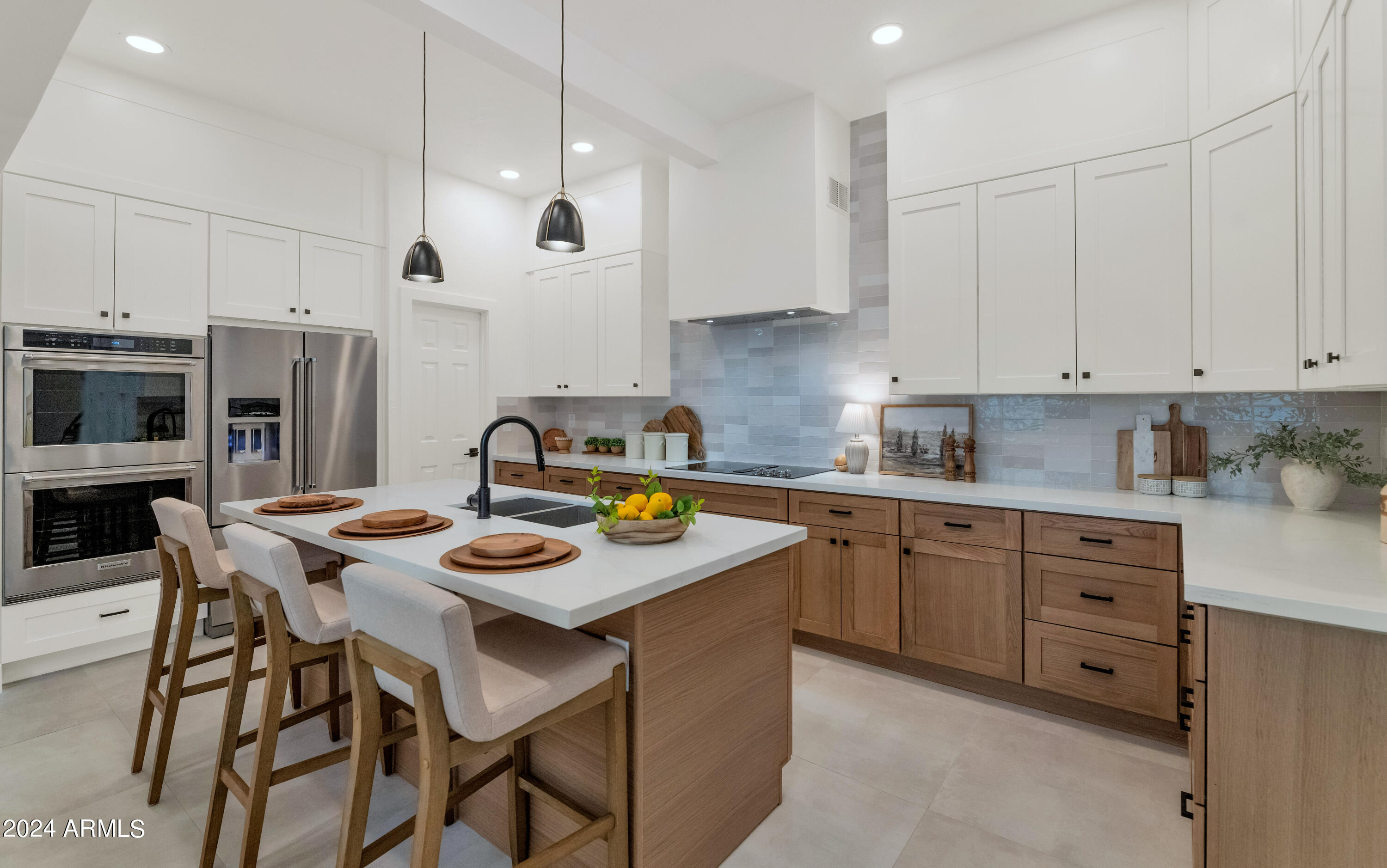 4547 N 52nd Place