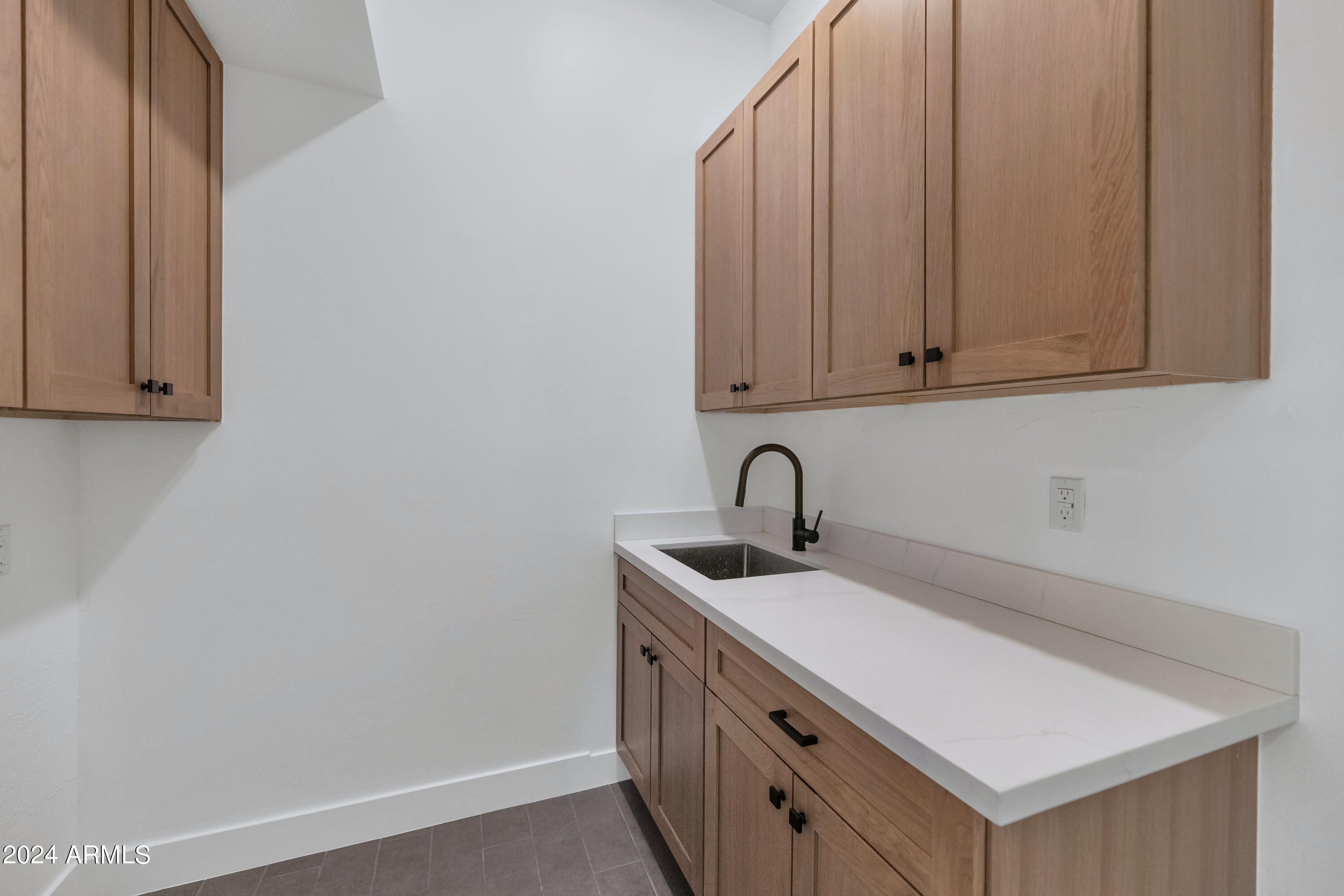 4547 N 52nd Place