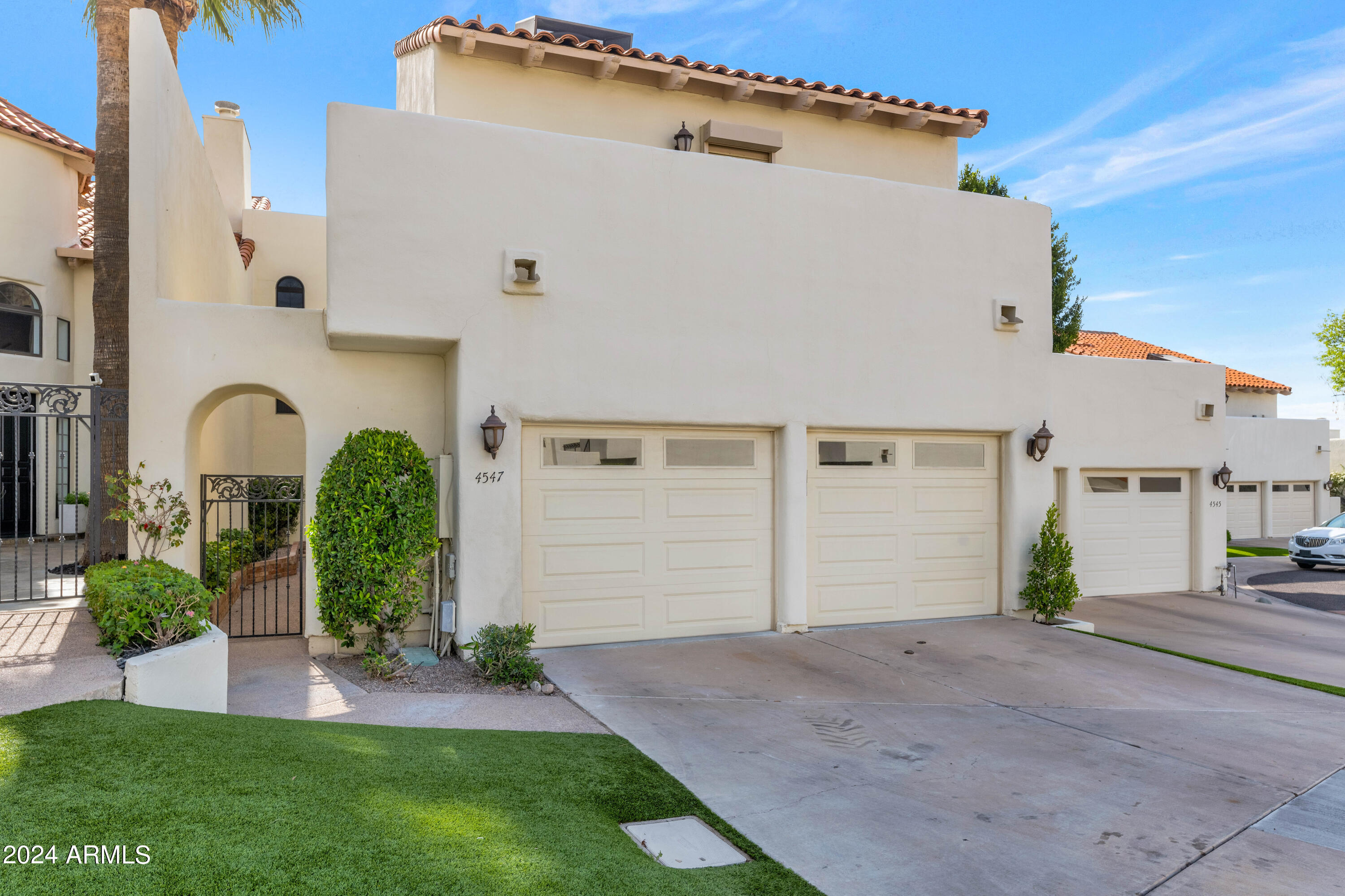 4547 N 52nd Place